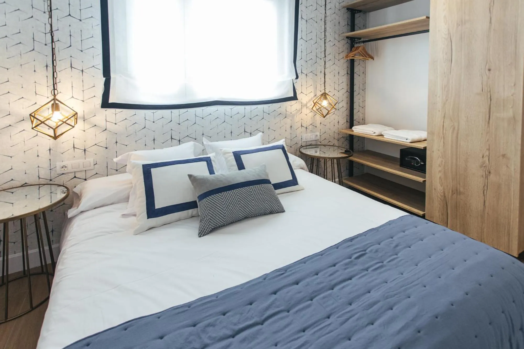 Bedroom, Bed in The Lucky Flats - Poeta Quintana