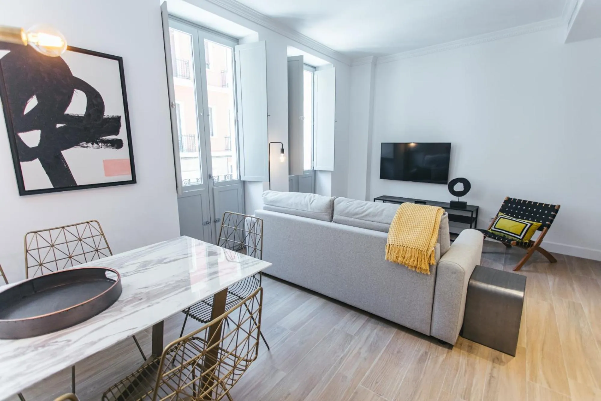 Dining area in The Lucky Flats - Poeta Quintana