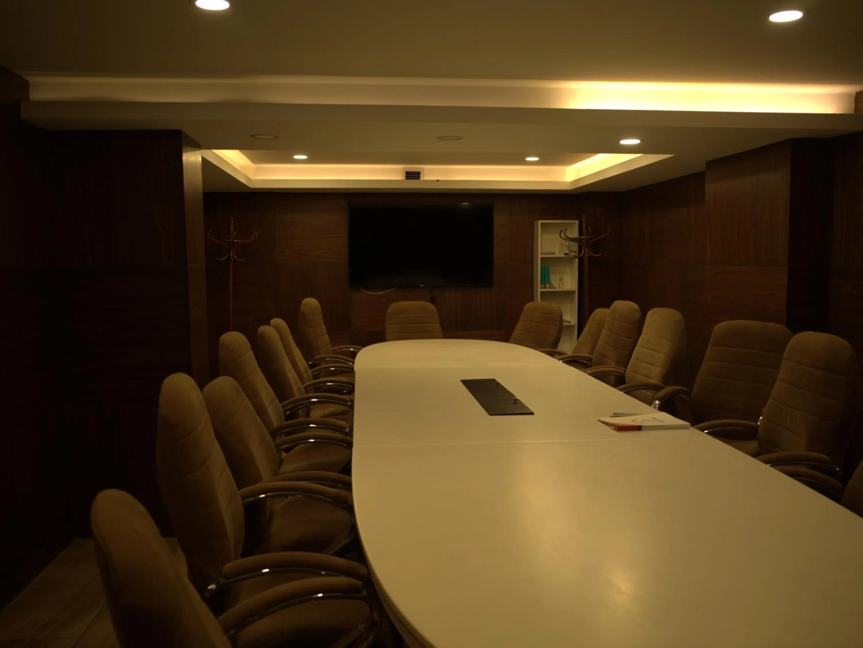 Business facilities in Liv Suit Hotel