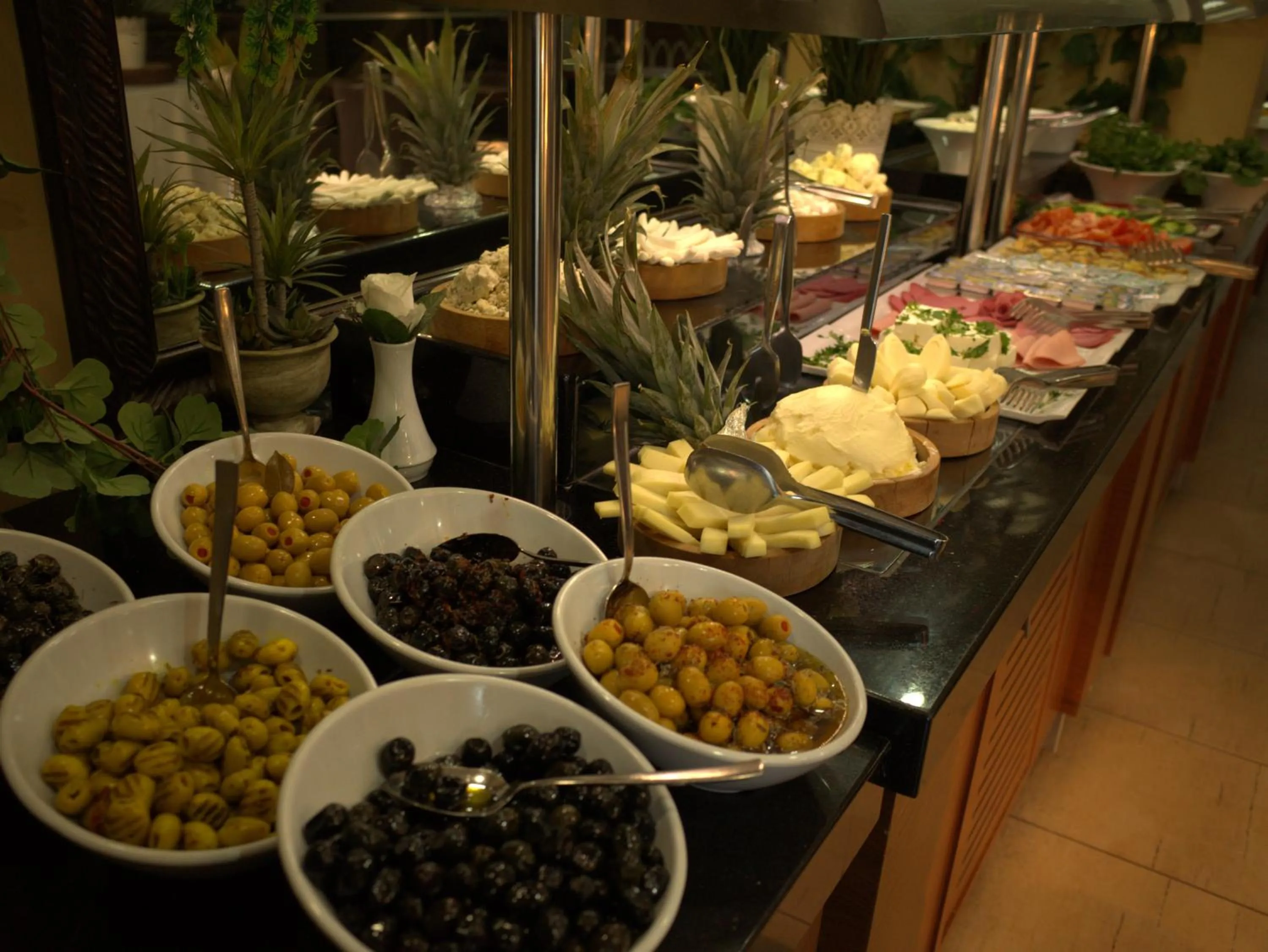 Buffet breakfast in Liv Suit Hotel