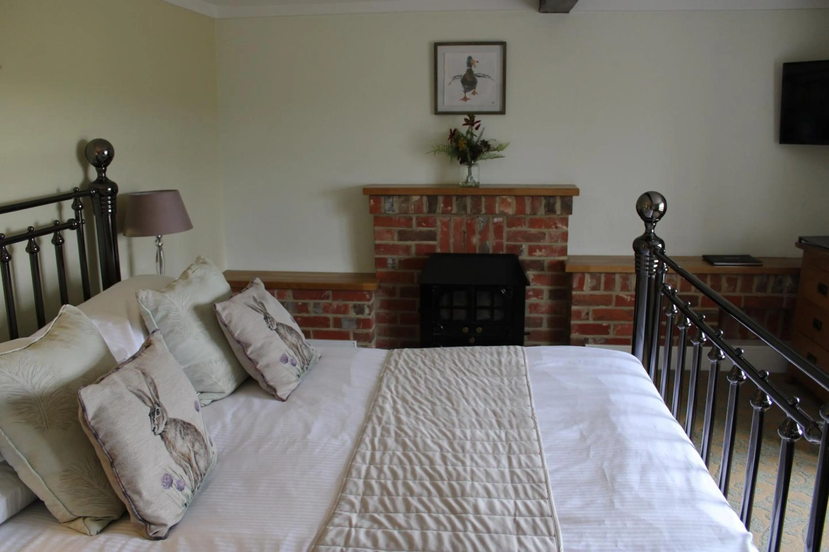 Bedroom, Bed in The Chequers Inn