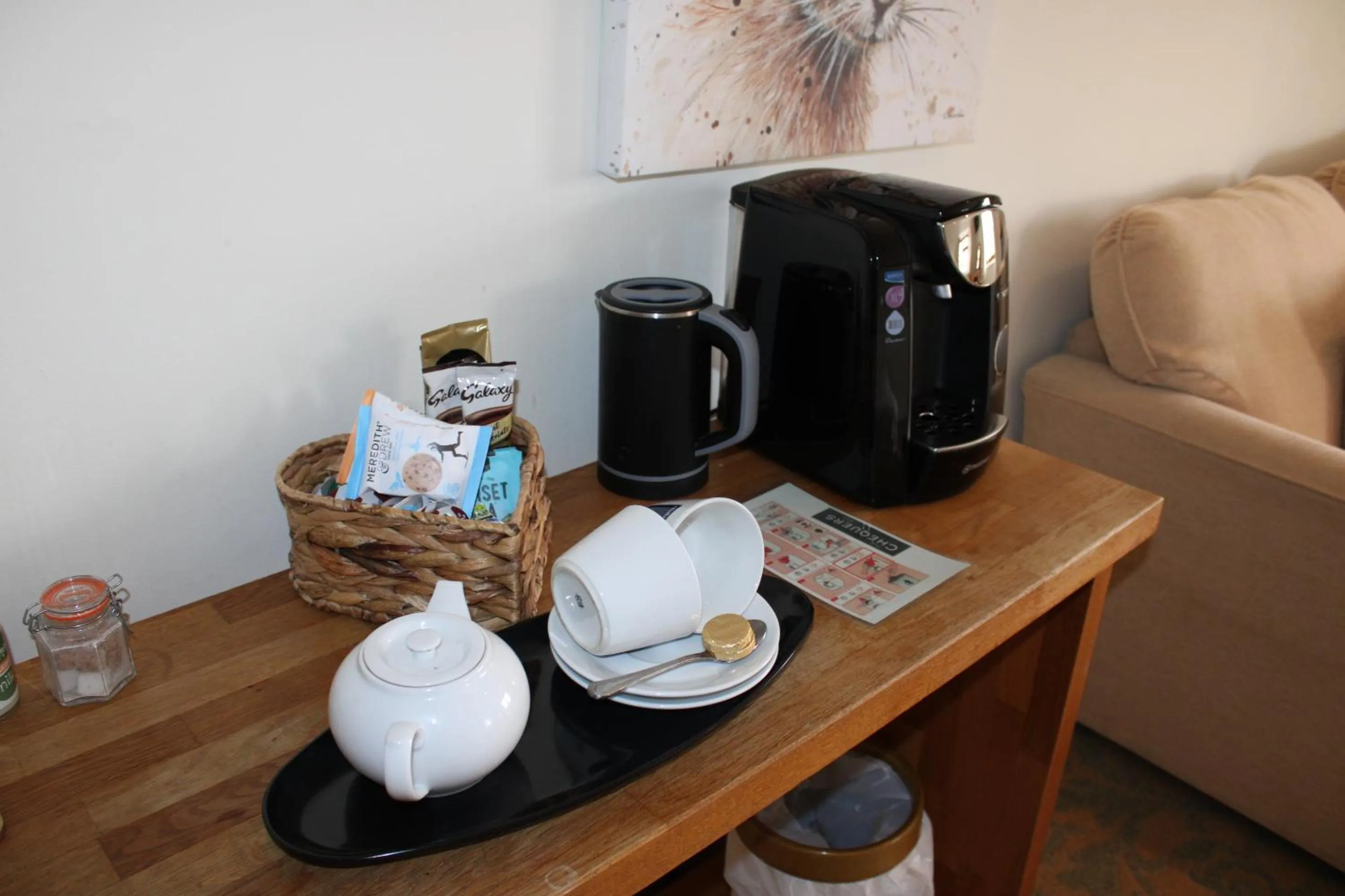 Bedroom in The Chequers Inn