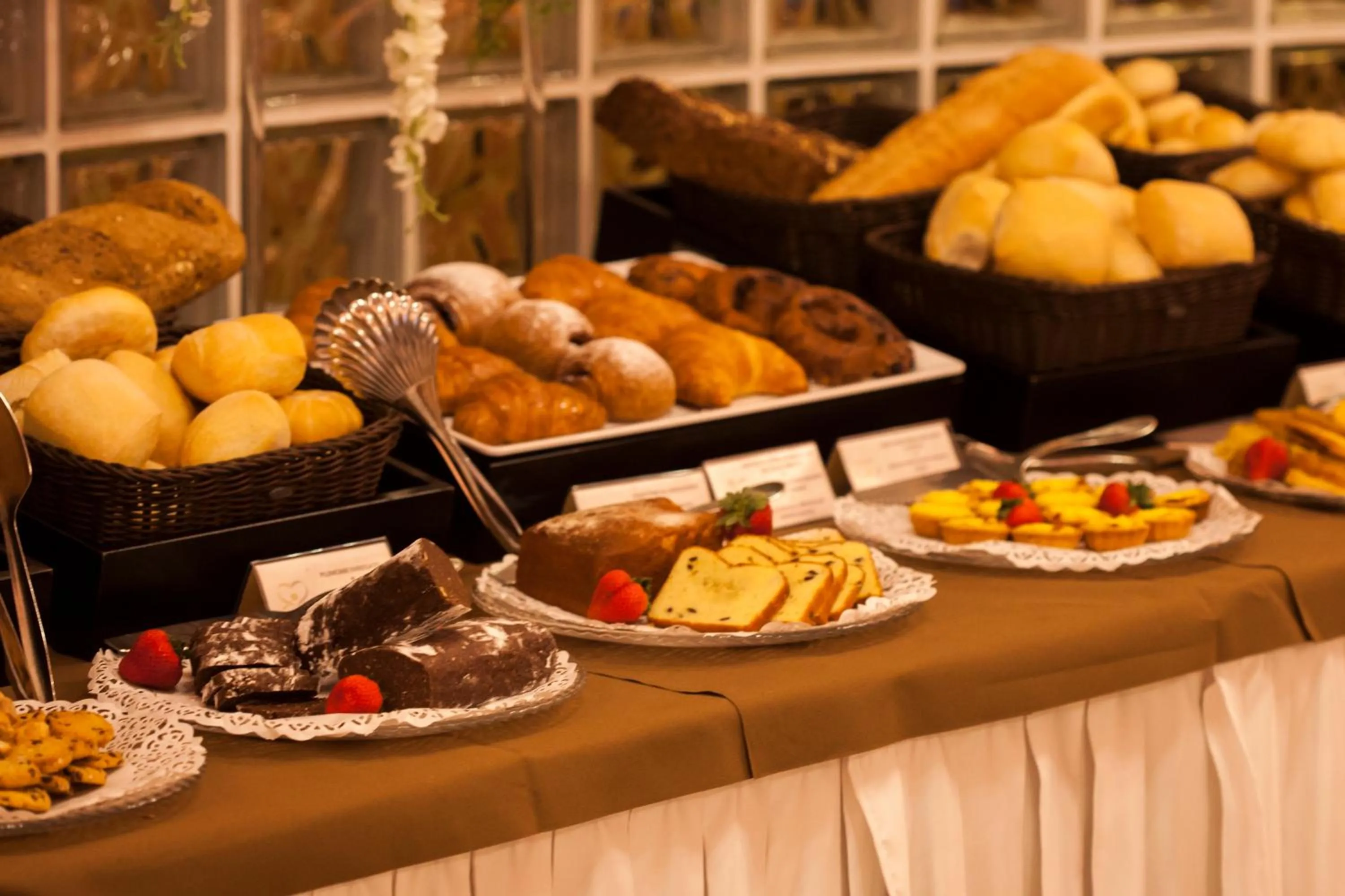 Buffet breakfast in Villa Nicolli Romantic Spa Resort - Adults Only