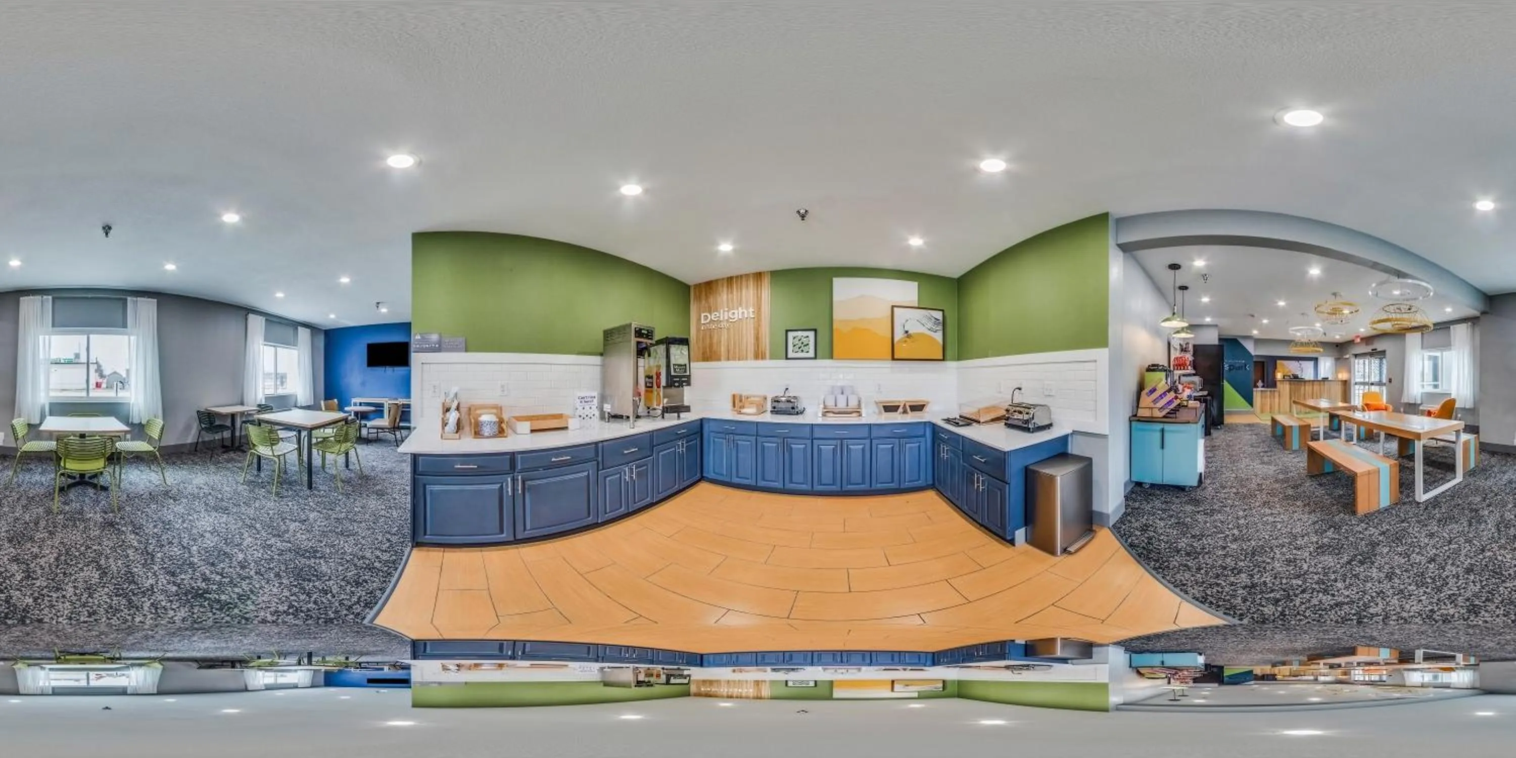 Food and drinks in Spark By Hilton Moline Quad Cities