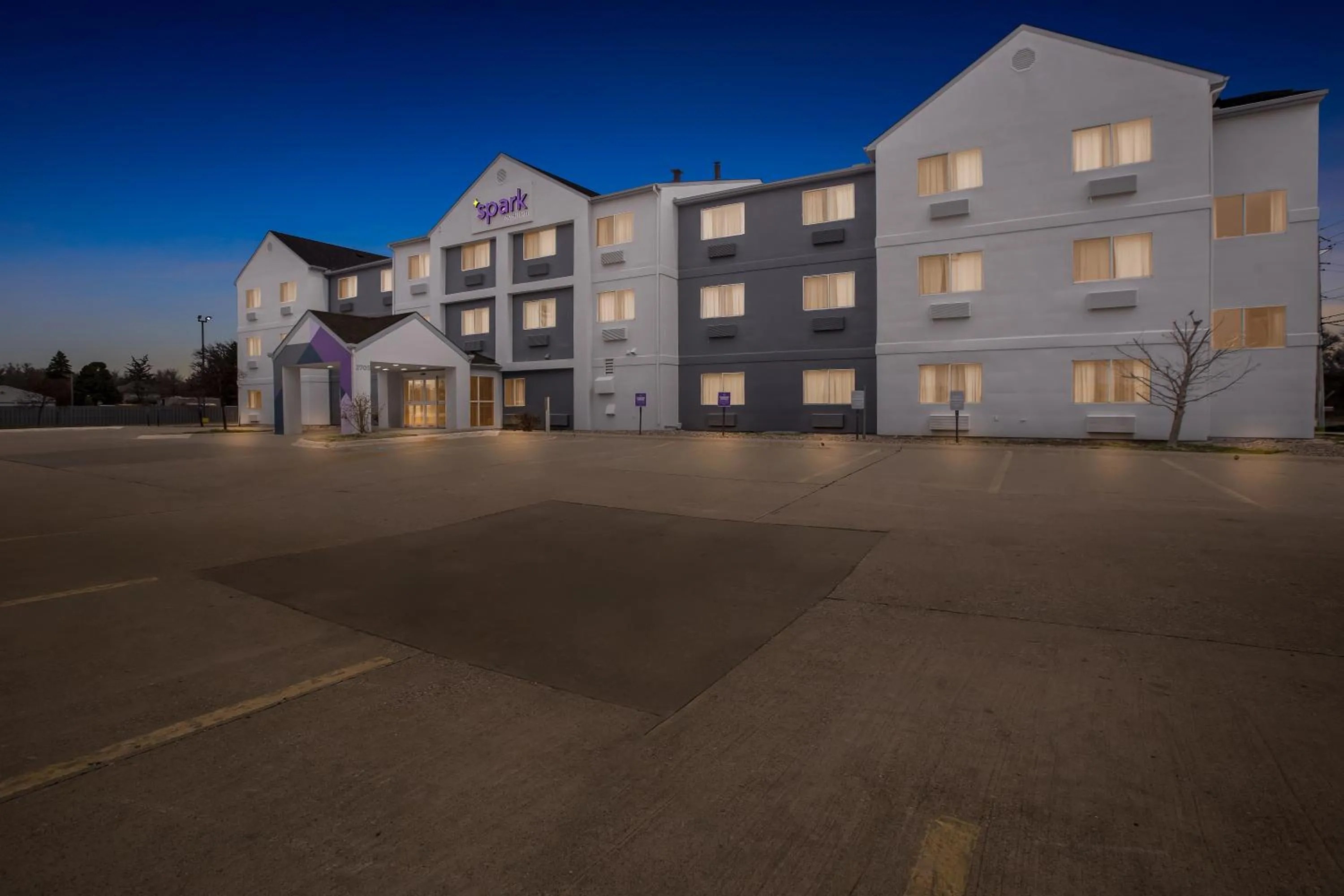 Property building in Spark By Hilton Moline Quad Cities