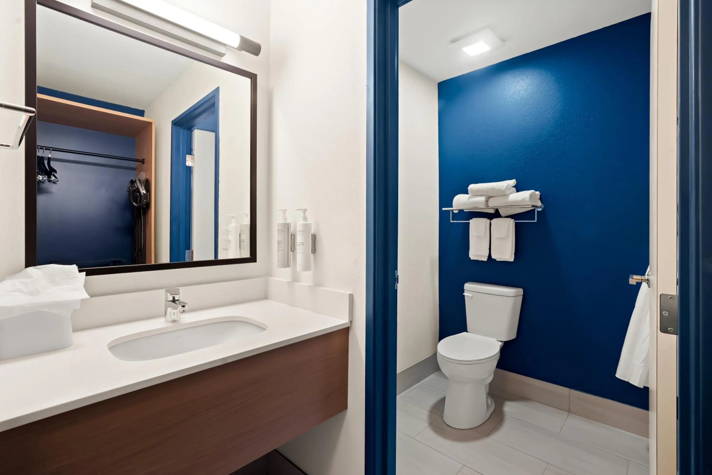 Bathroom in Spark By Hilton Moline Quad Cities