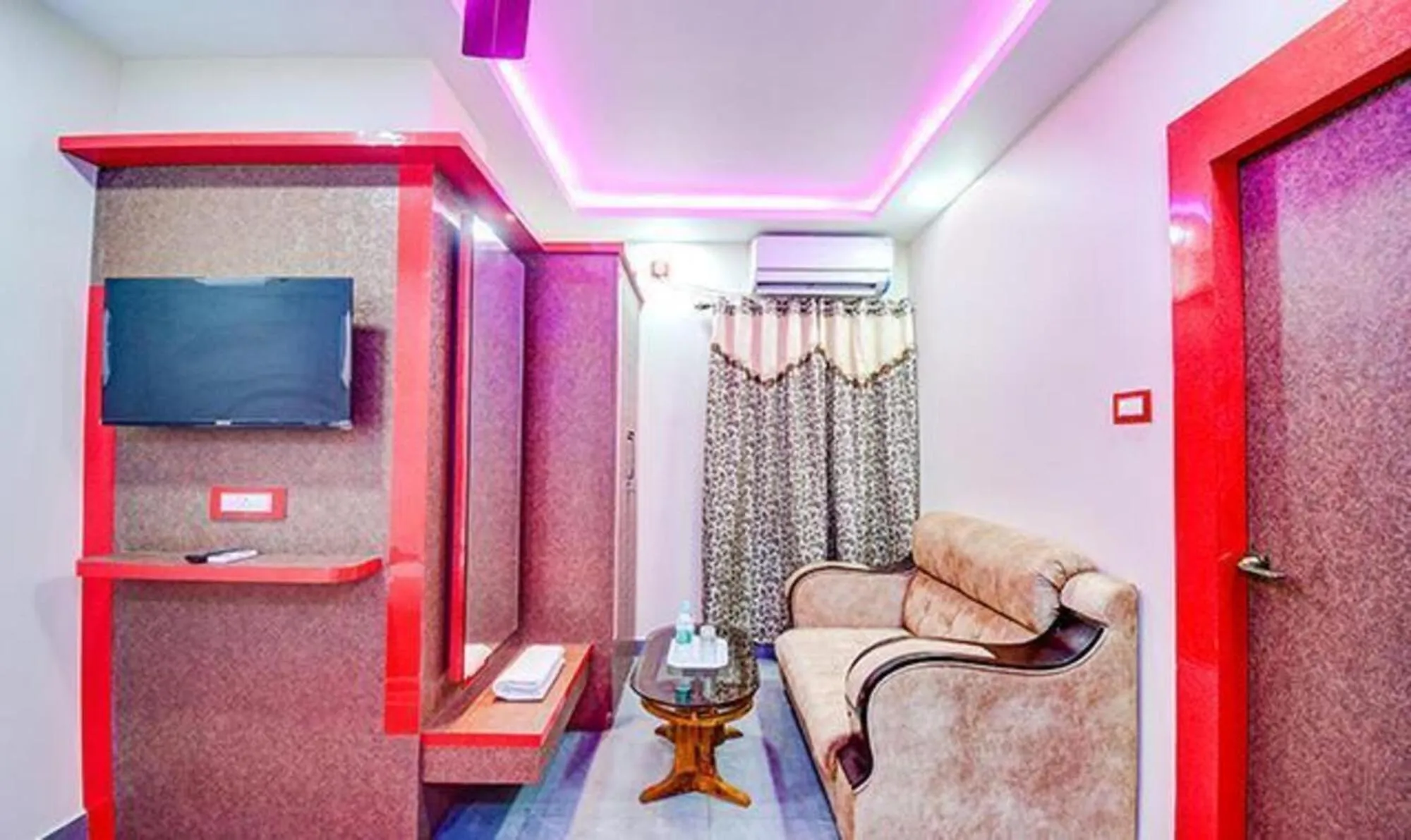 Seating area in FabHotel The Crown Comforts