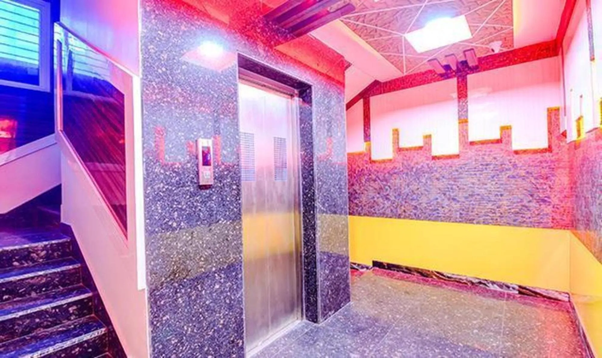 elevator in FabHotel The Crown Comforts