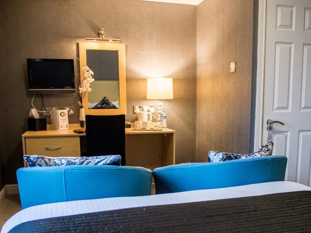 Bedroom, Bed in Briardene