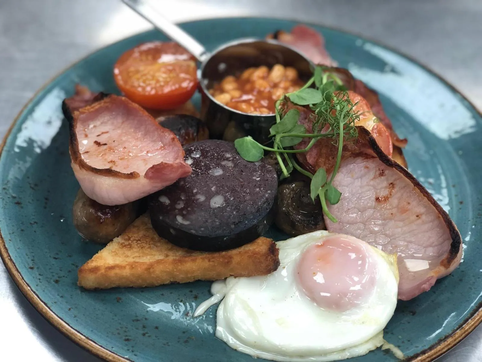 Dining area in Briardene