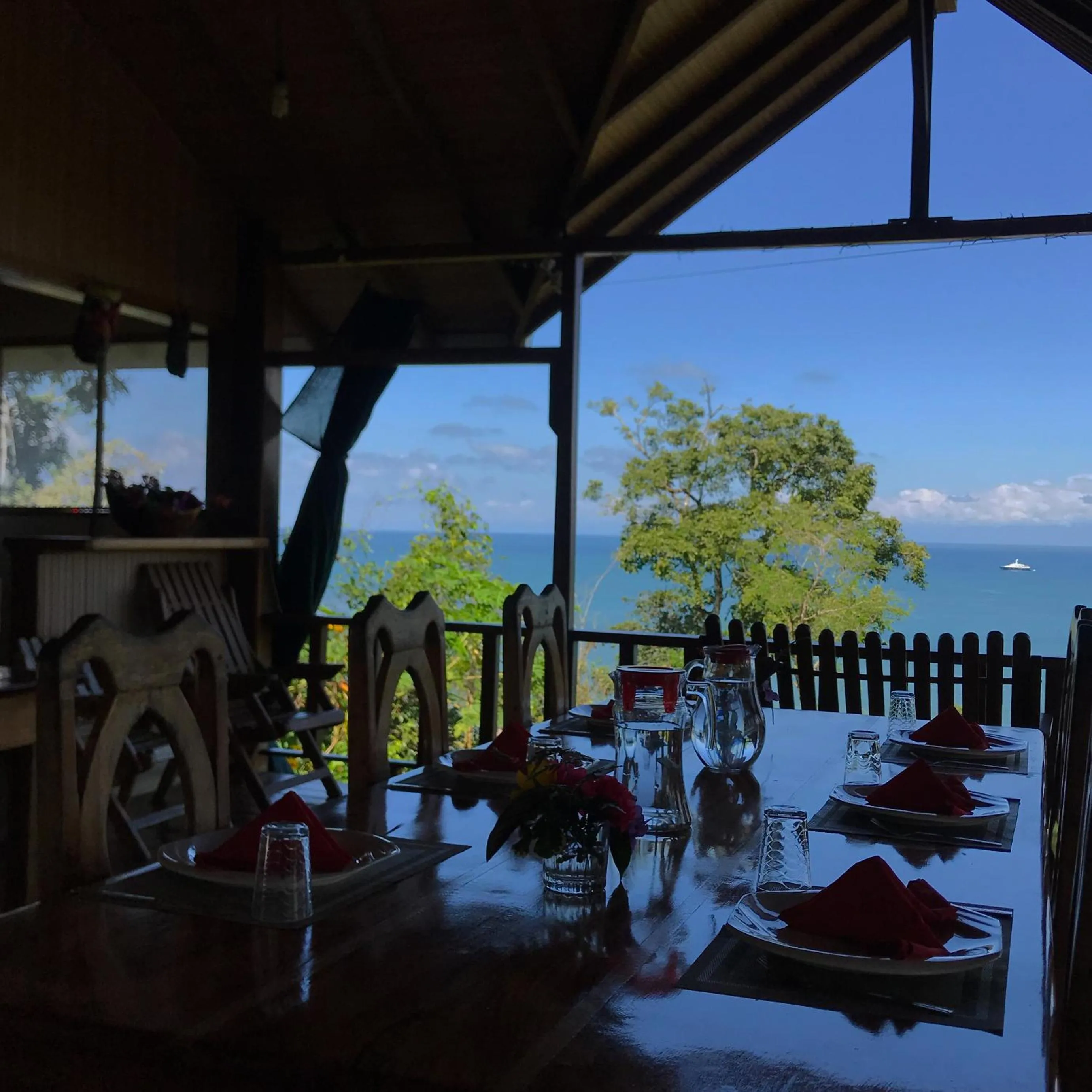 Restaurant/places to eat in Casa Horizontes Corcovado
