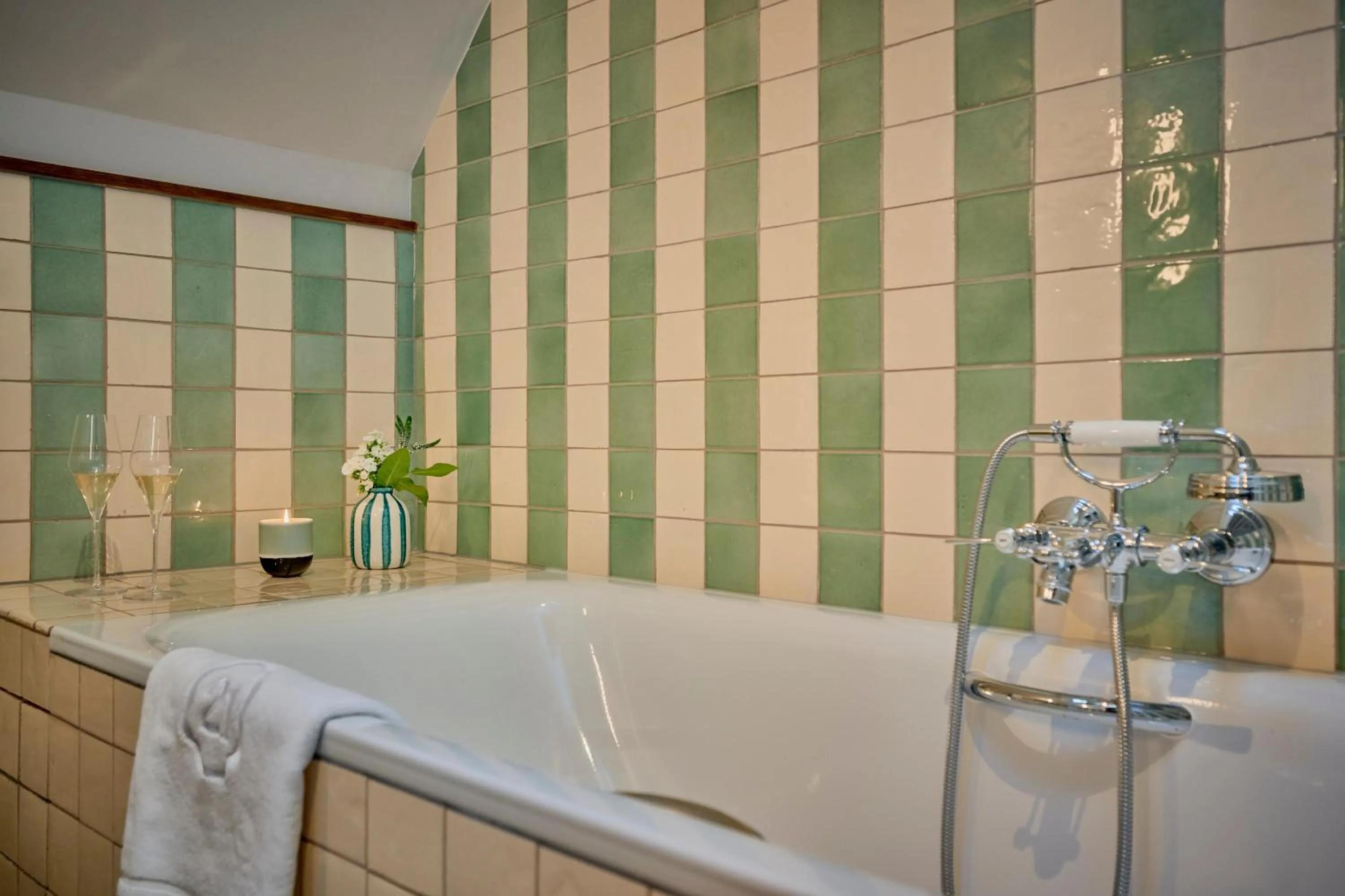 Bathroom in Faubourg 21 - The Leading Hotels of the World