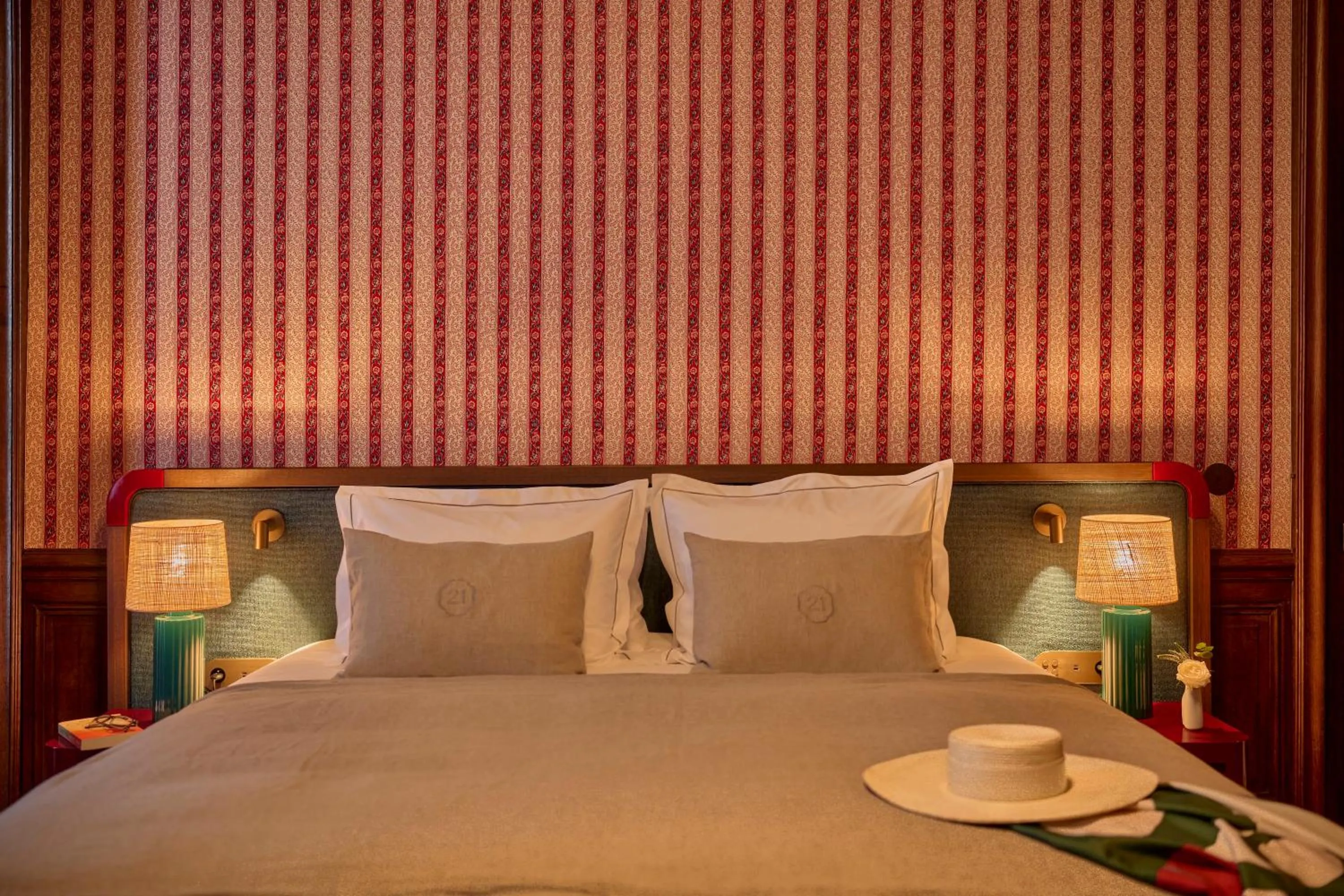 Bed in Faubourg 21 - The Leading Hotels of the World