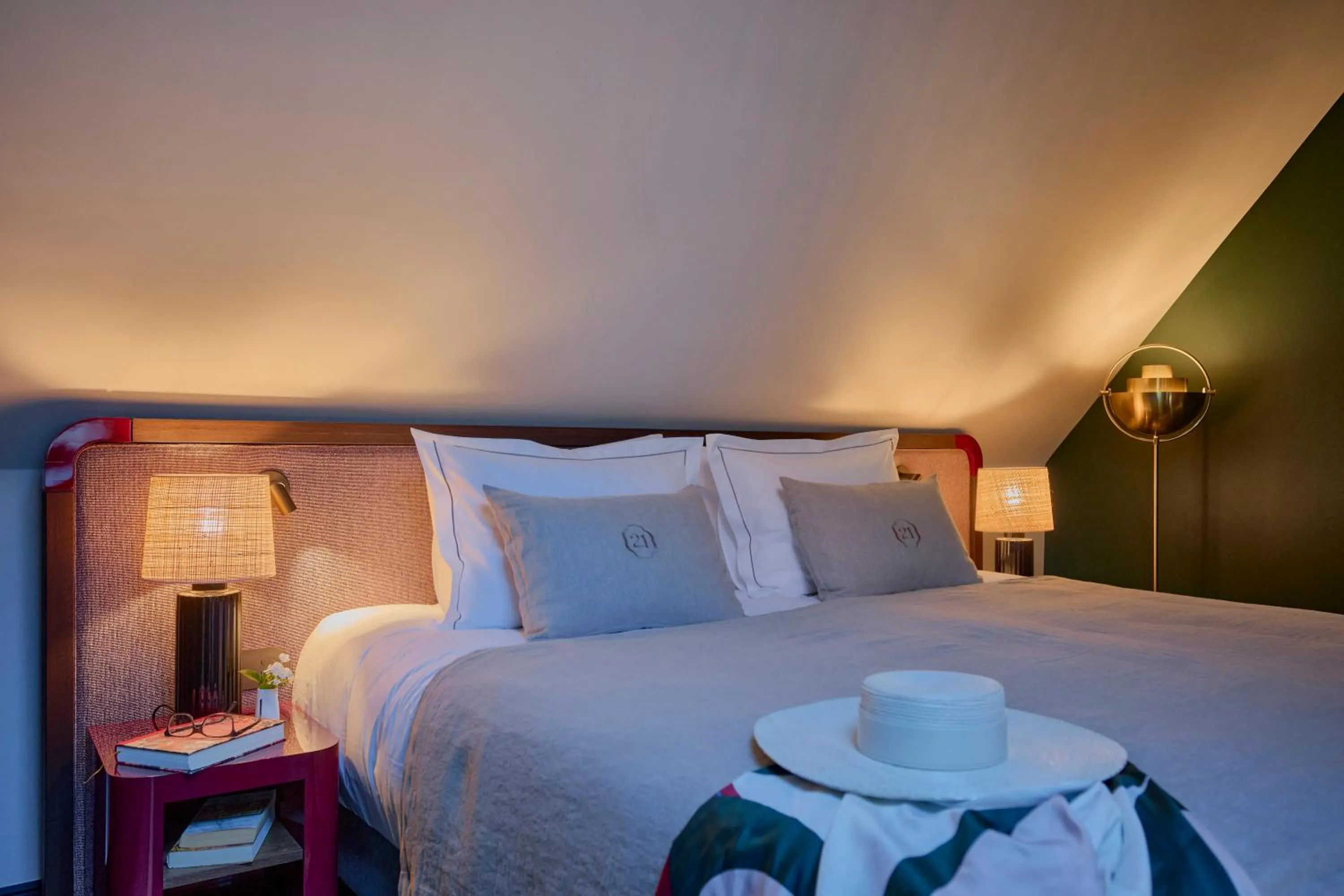 Bed in Faubourg 21 - The Leading Hotels of the World