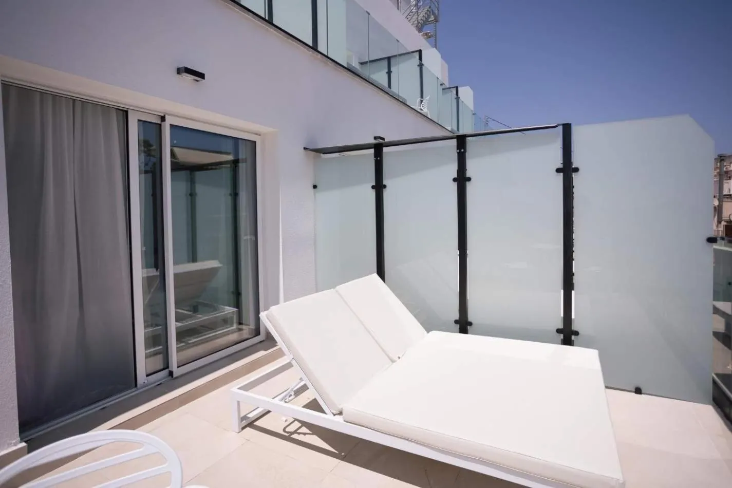 Bed in Hotel Villa España