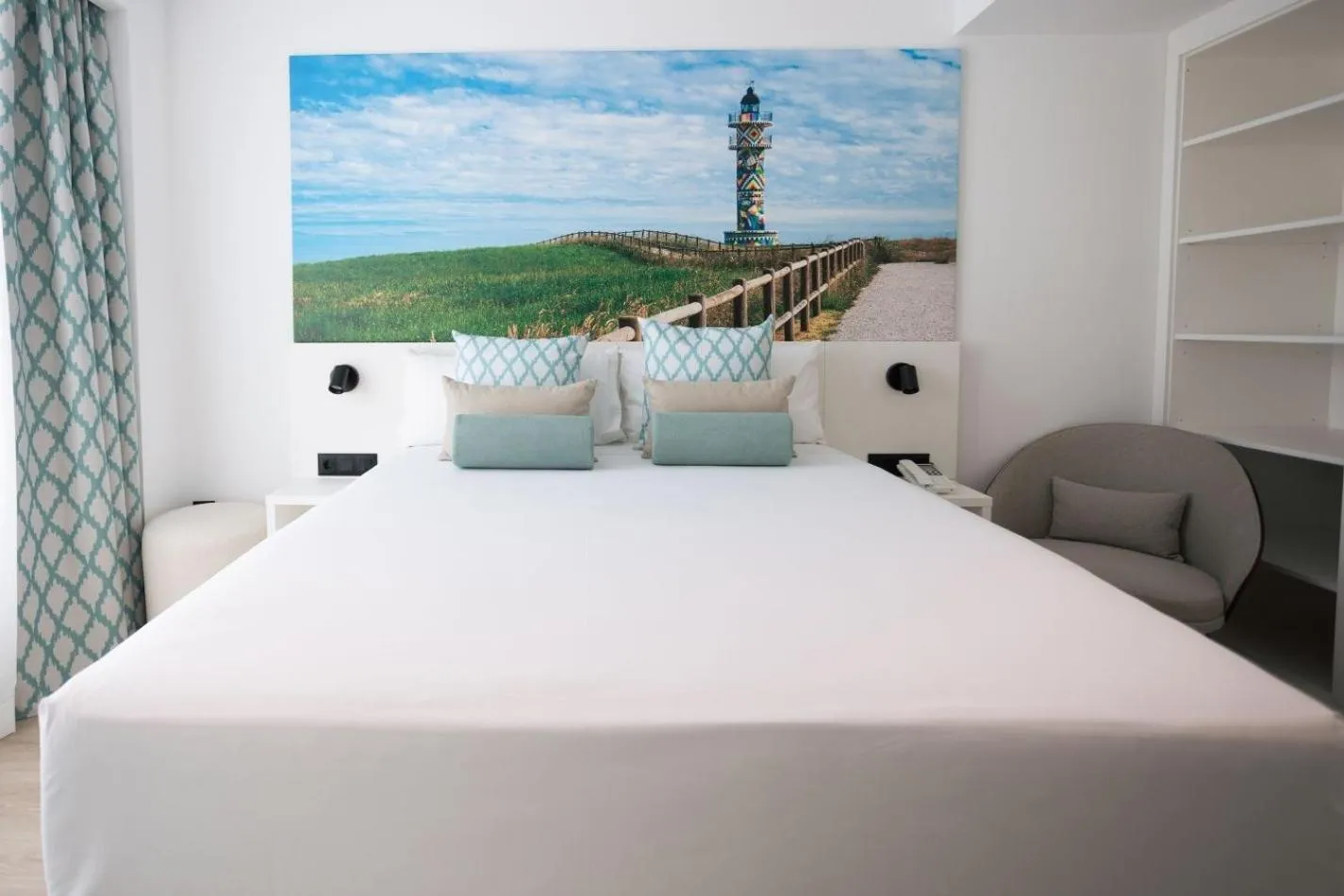 Bed in Hotel Villa España