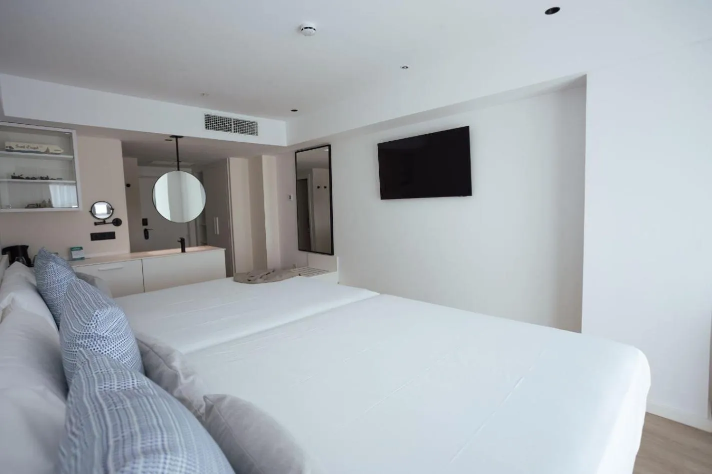 Bed in Hotel Villa España