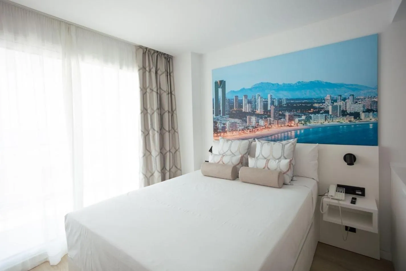 Bed in Hotel Villa España