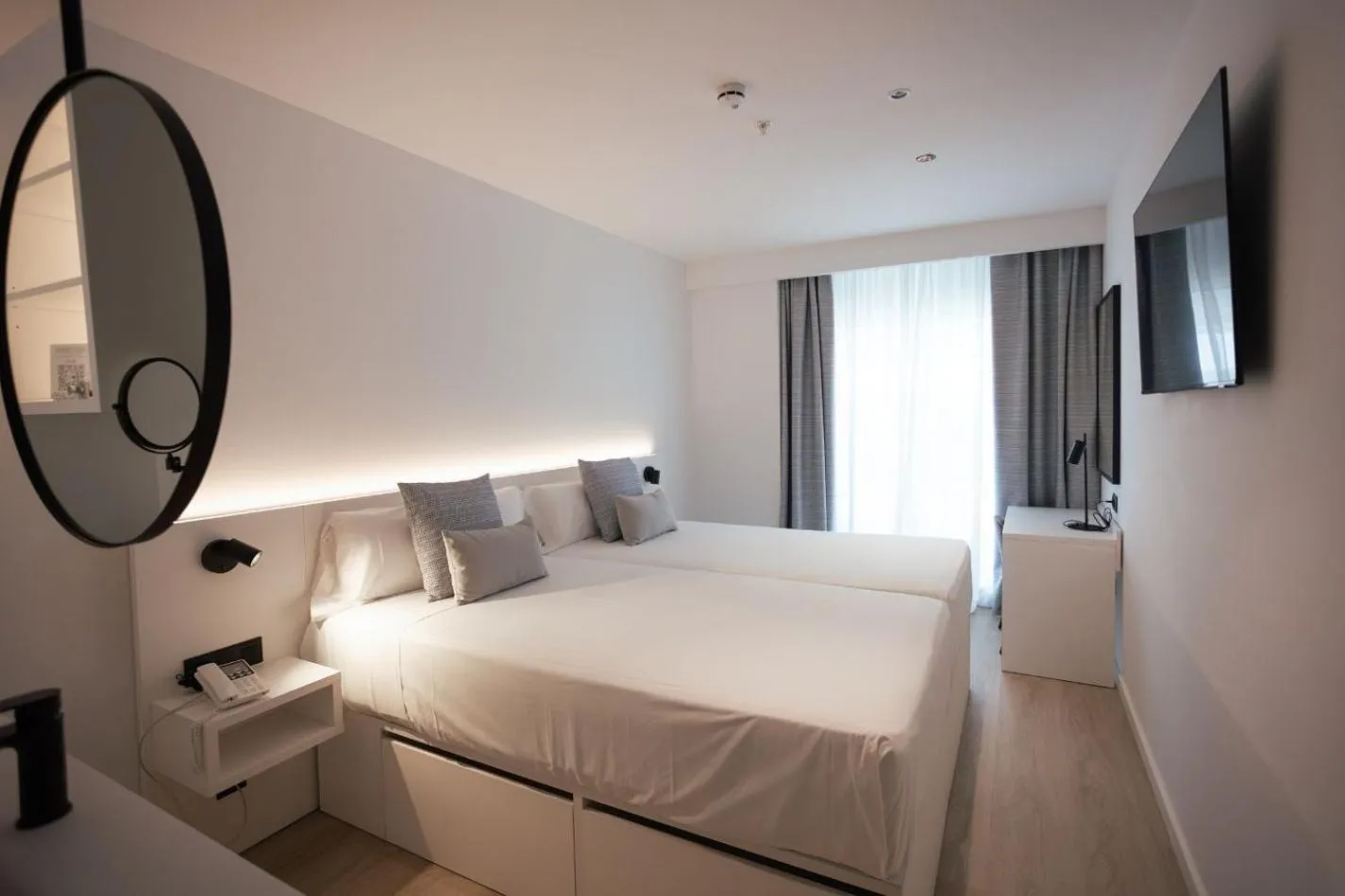 Bed in Hotel Villa España