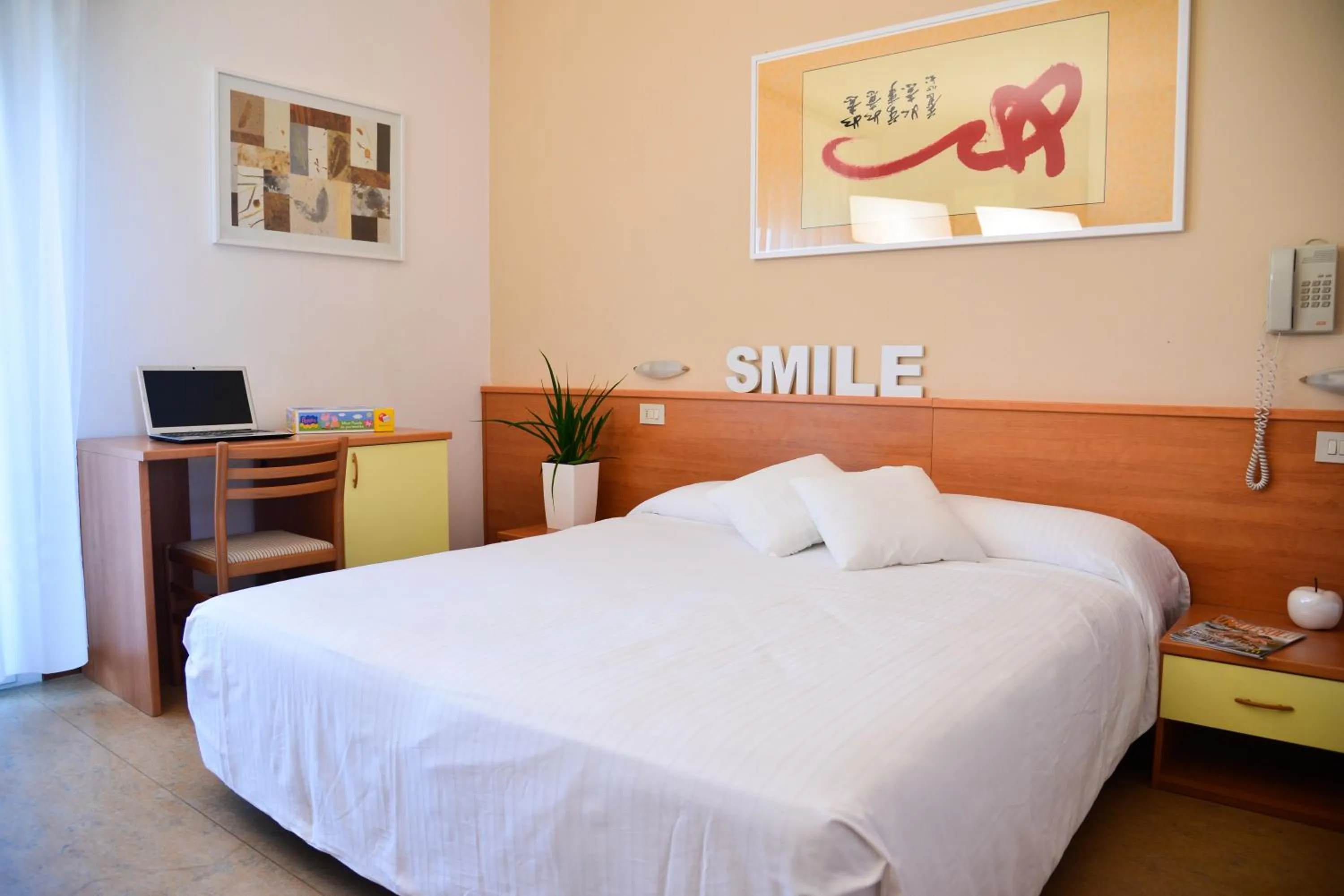 Photo of the whole room, Bed in Hotel Domingo