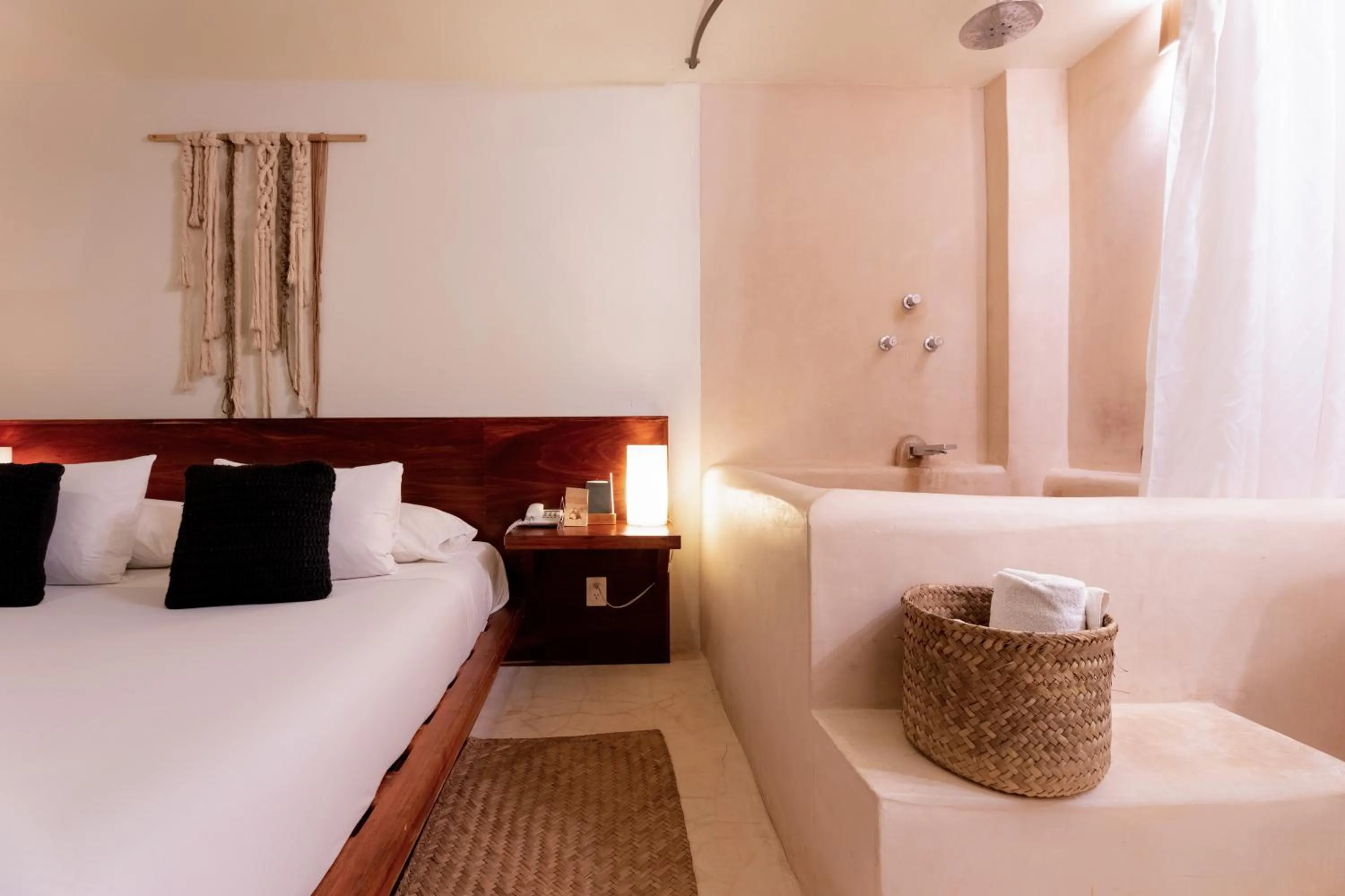 Hot Tub, Bed in Mezzanine by La Zebra, an SLH Hotel