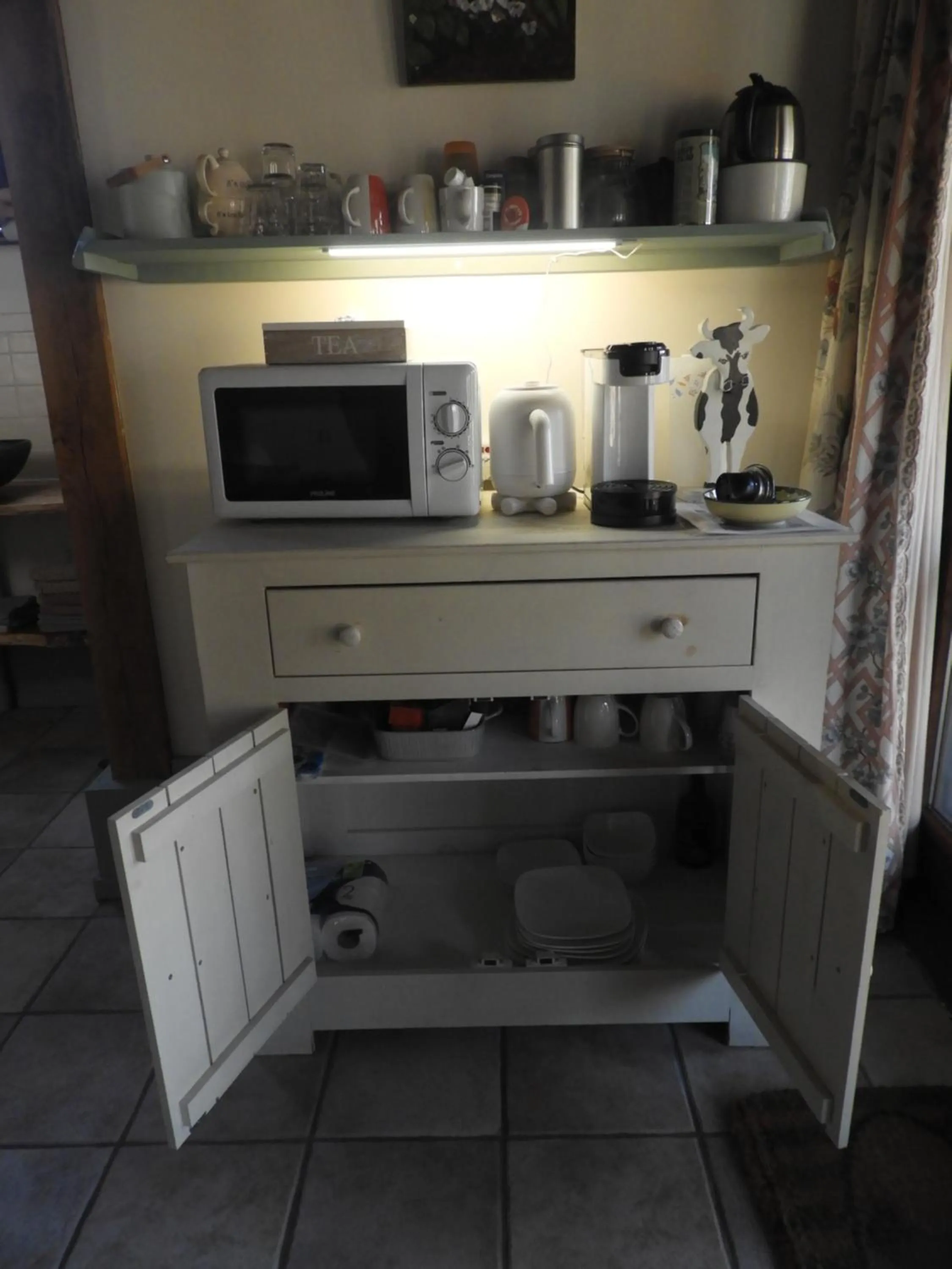 Coffee/tea facilities in Bed&Breakfast 't Eikeltje