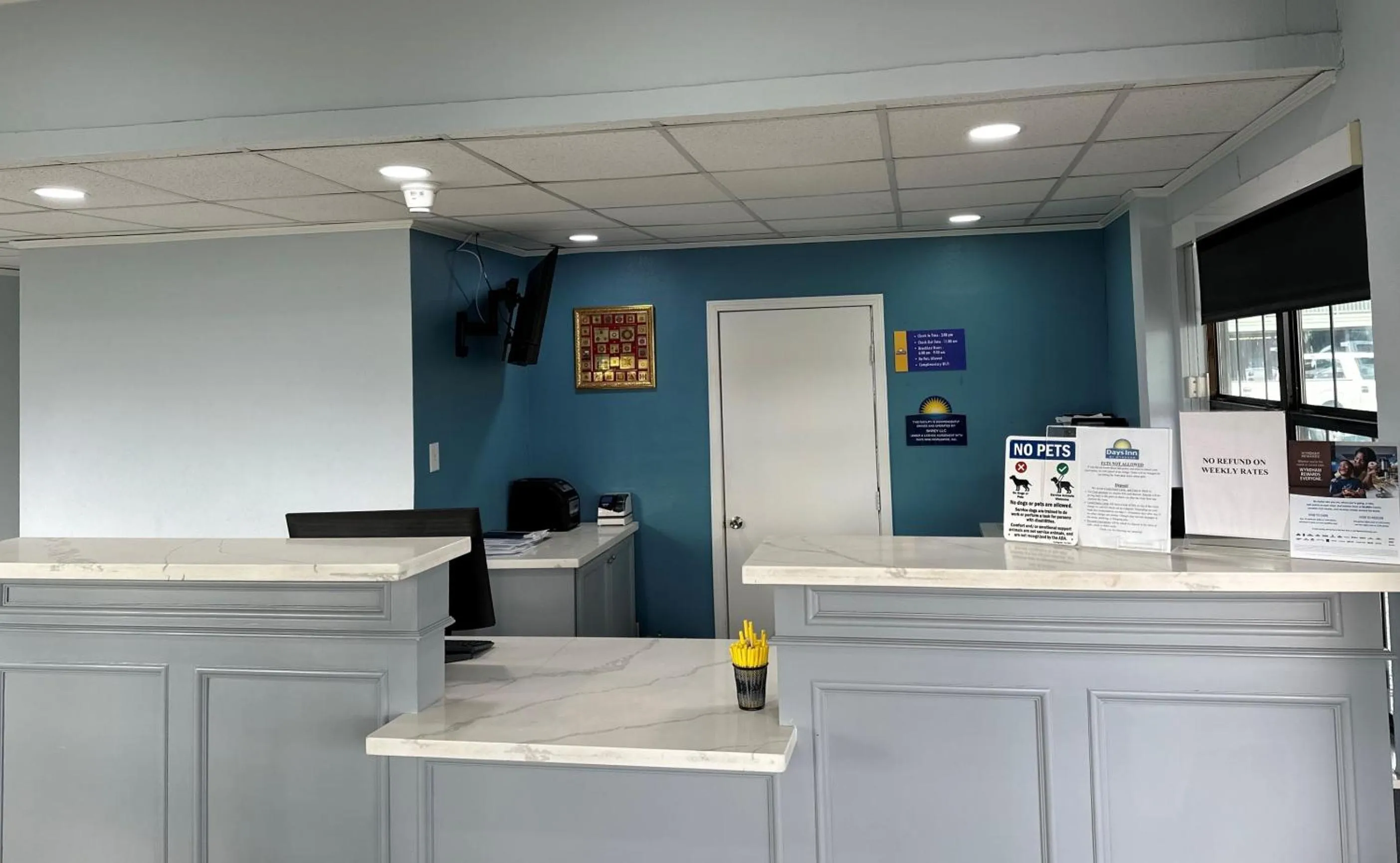 Lobby or reception in Days Inn by Wyndham Lake Charles