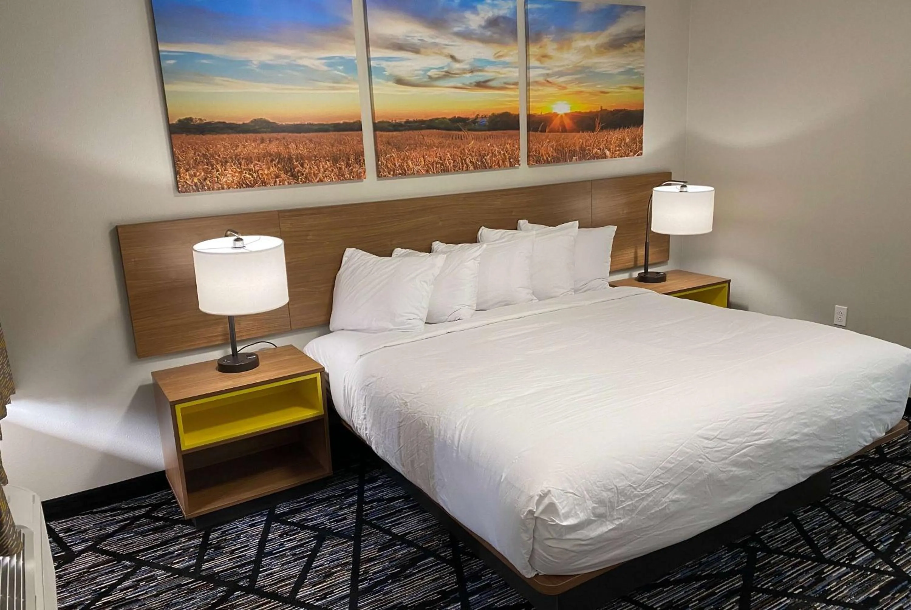 Photo of the whole room, Bed in Days Inn by Wyndham Lake Charles