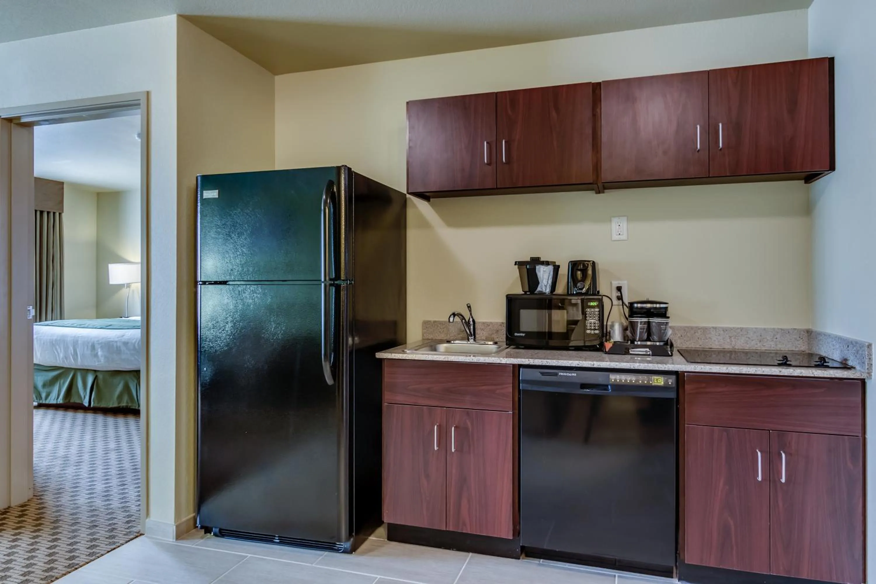 Kitchen or kitchenette in Cobblestone Inn & Suites - Waverly