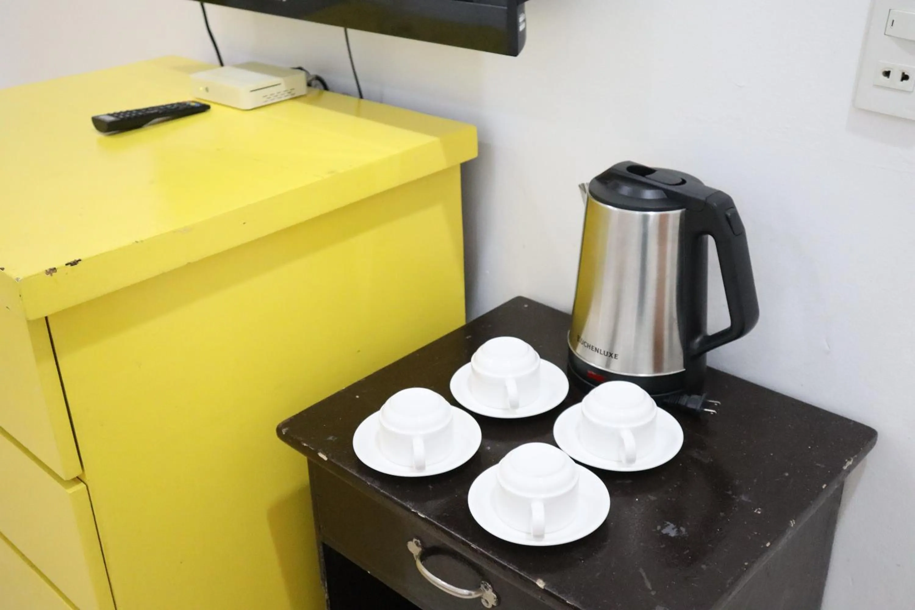 Coffee/tea facilities in Island Inn