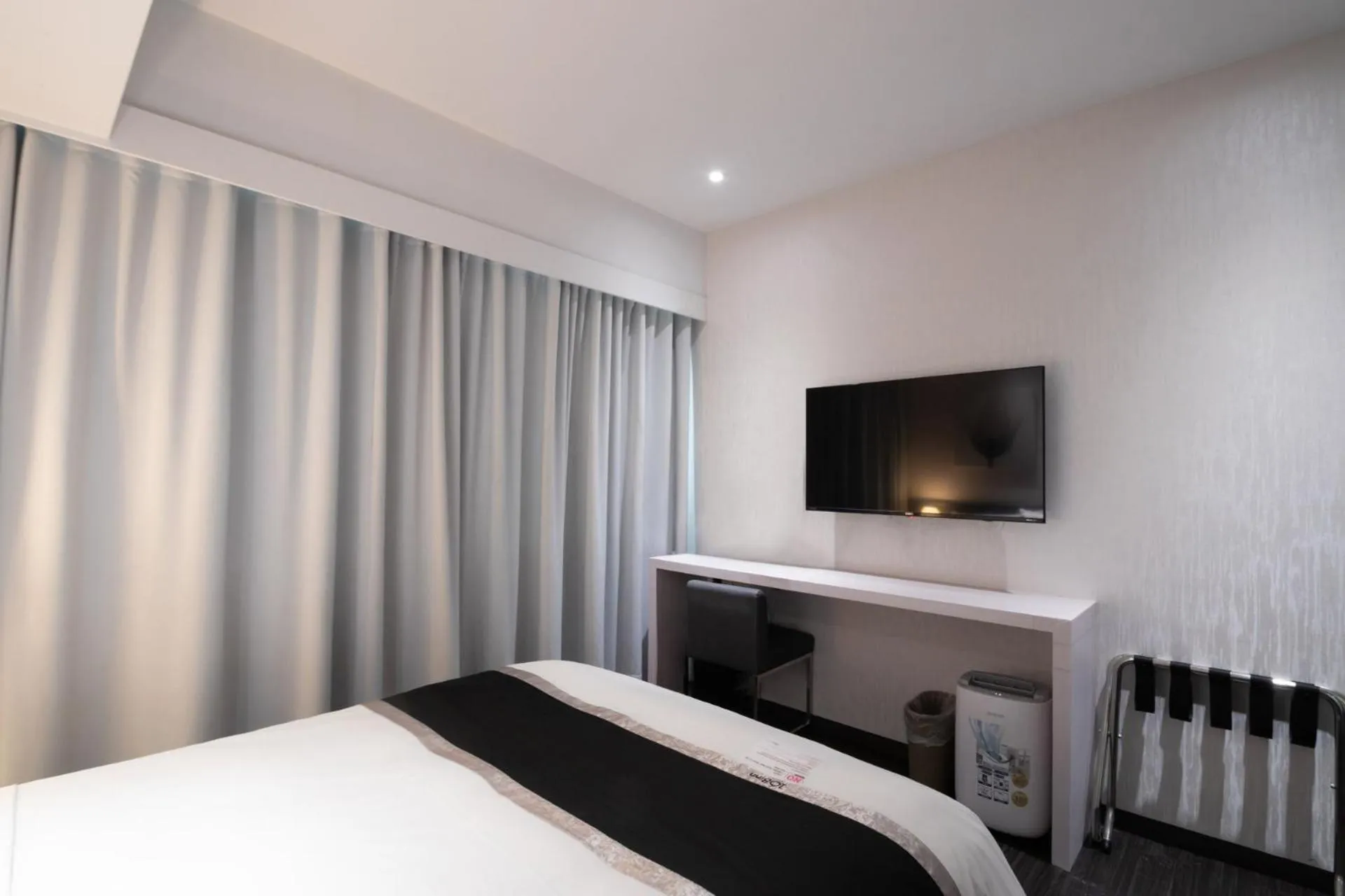 Decorative detail, Bed in Stay Inn