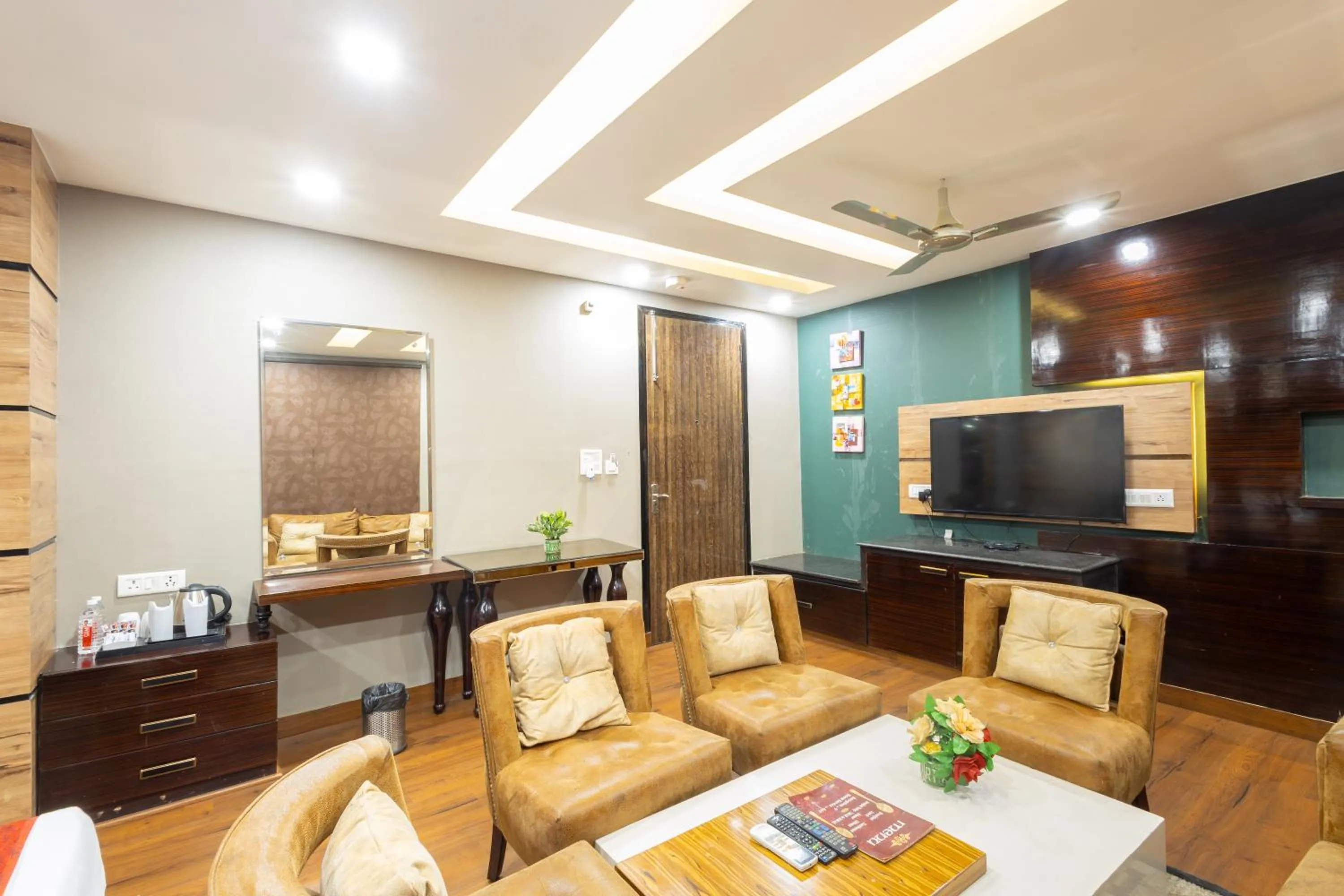 TV and multimedia in Hotel Gold Souk - Karol Bagh