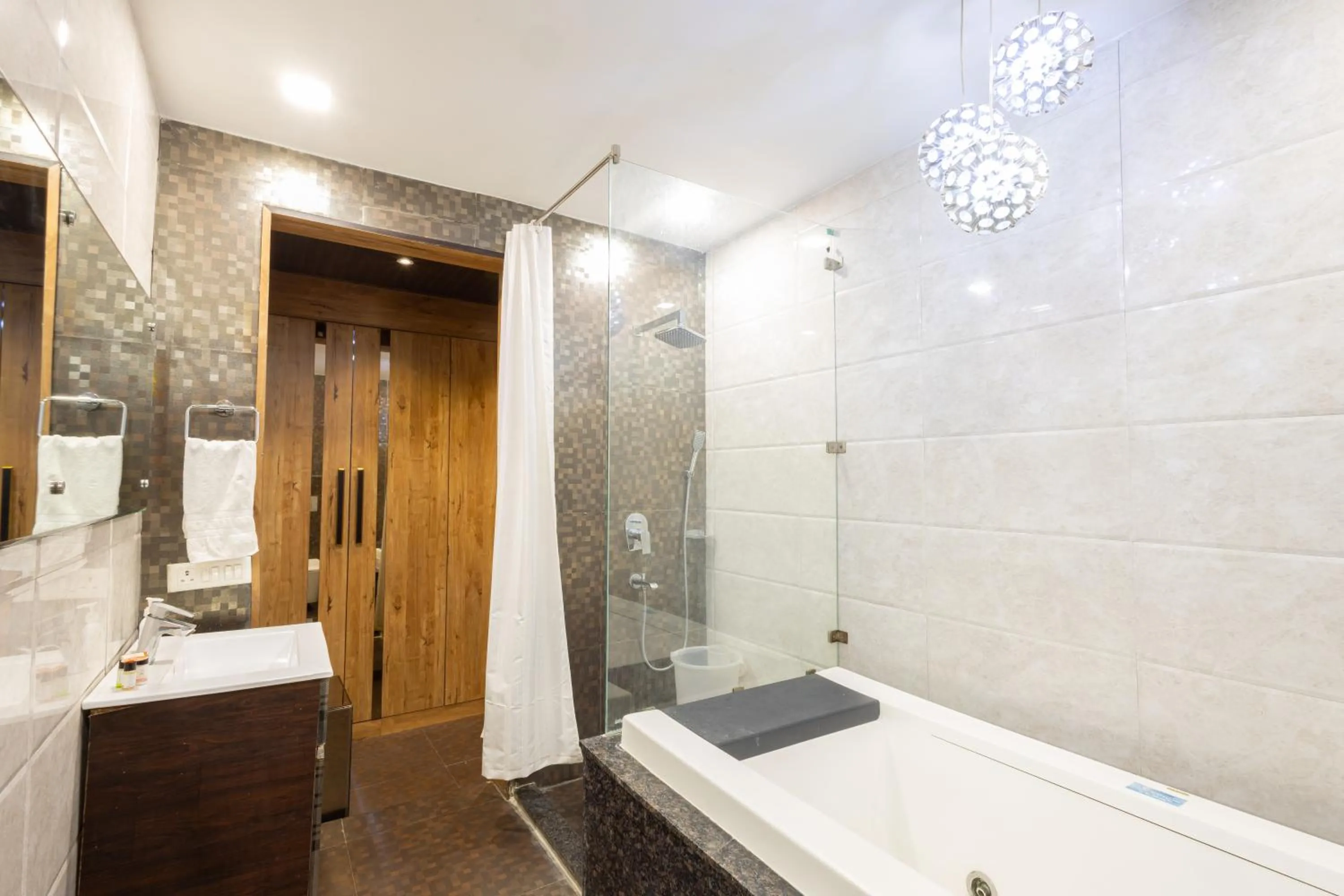 Shower in Hotel Gold Souk - Karol Bagh