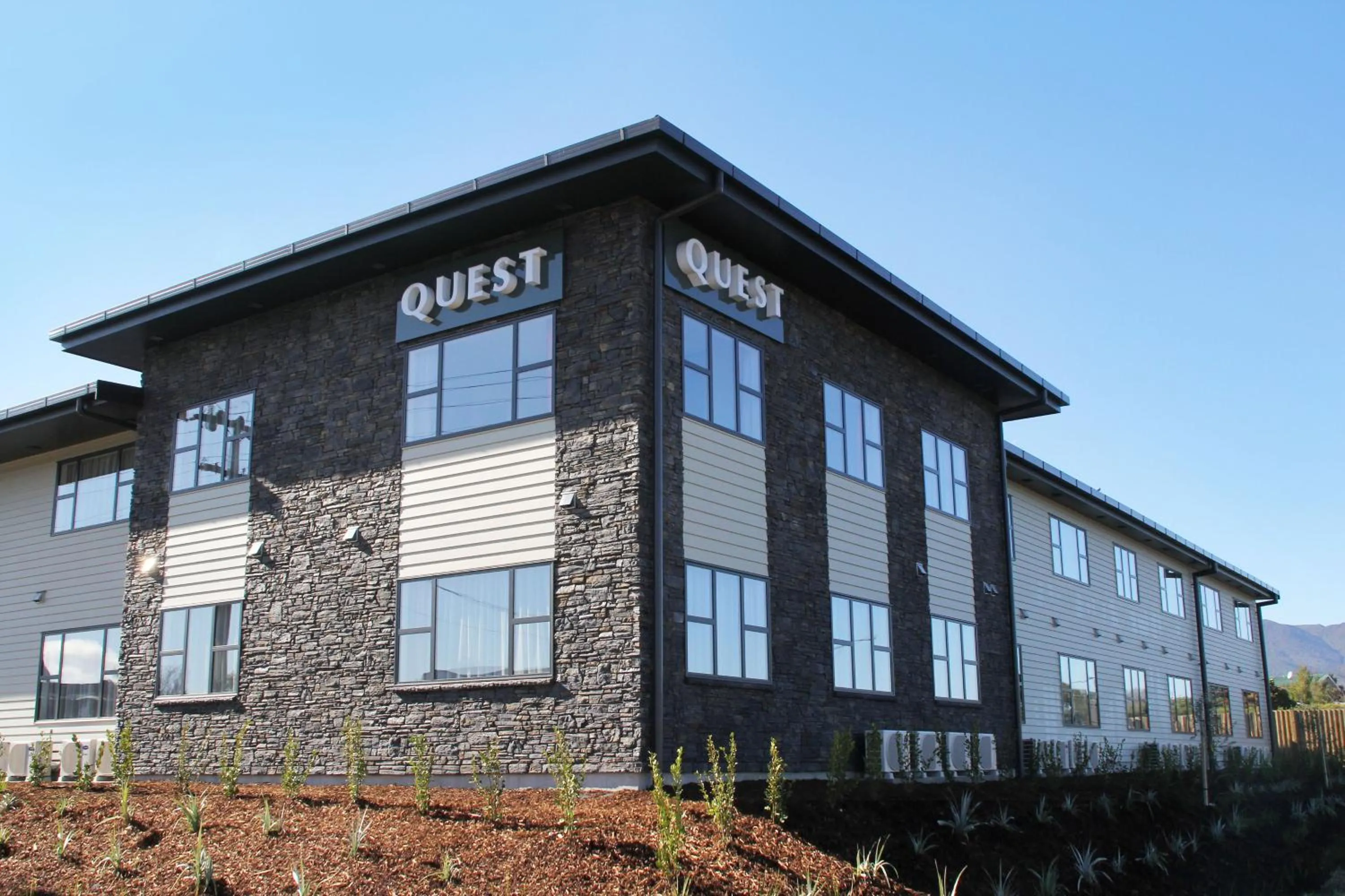 Facade/entrance in Quest Taupo