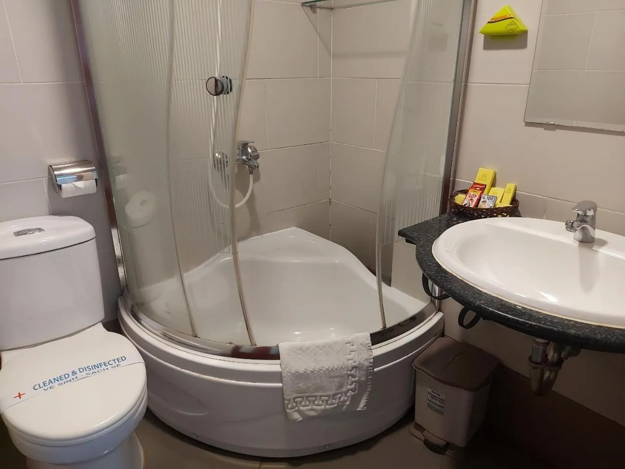 Shower in Co Ba Vung Tau Hotel