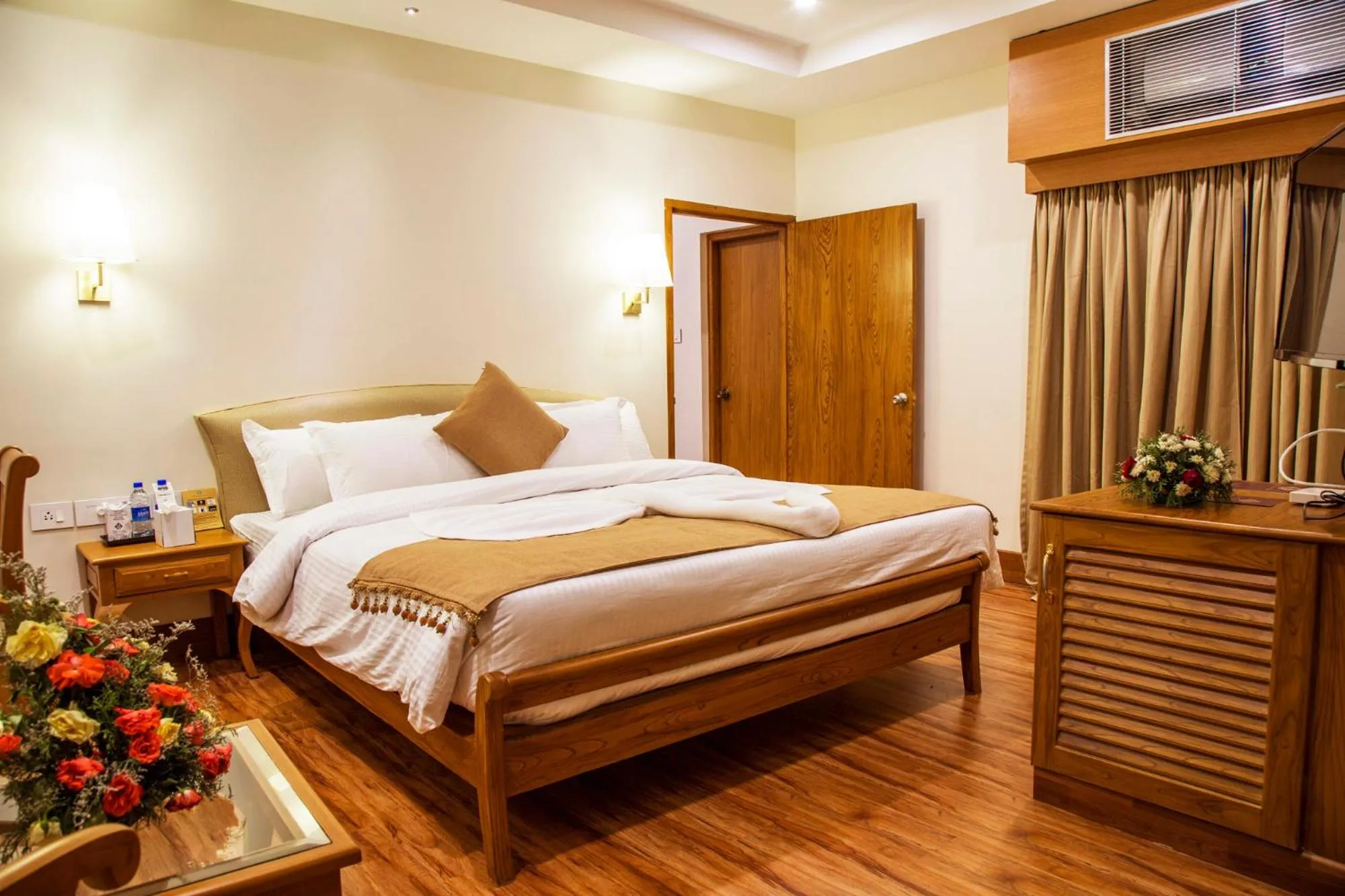 Bedroom, Bed in Hill Palace Hotel & Spa