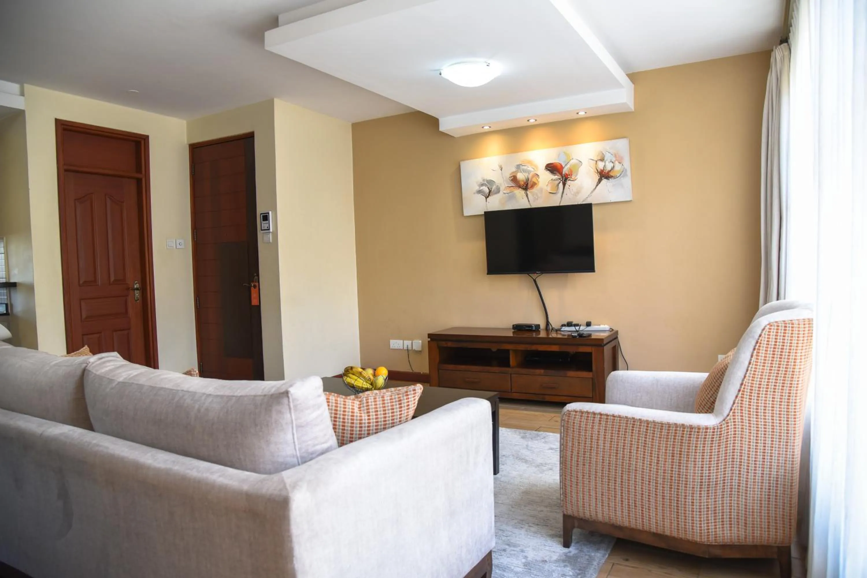 Communal lounge/ TV room in Fedha Residences by Trianum