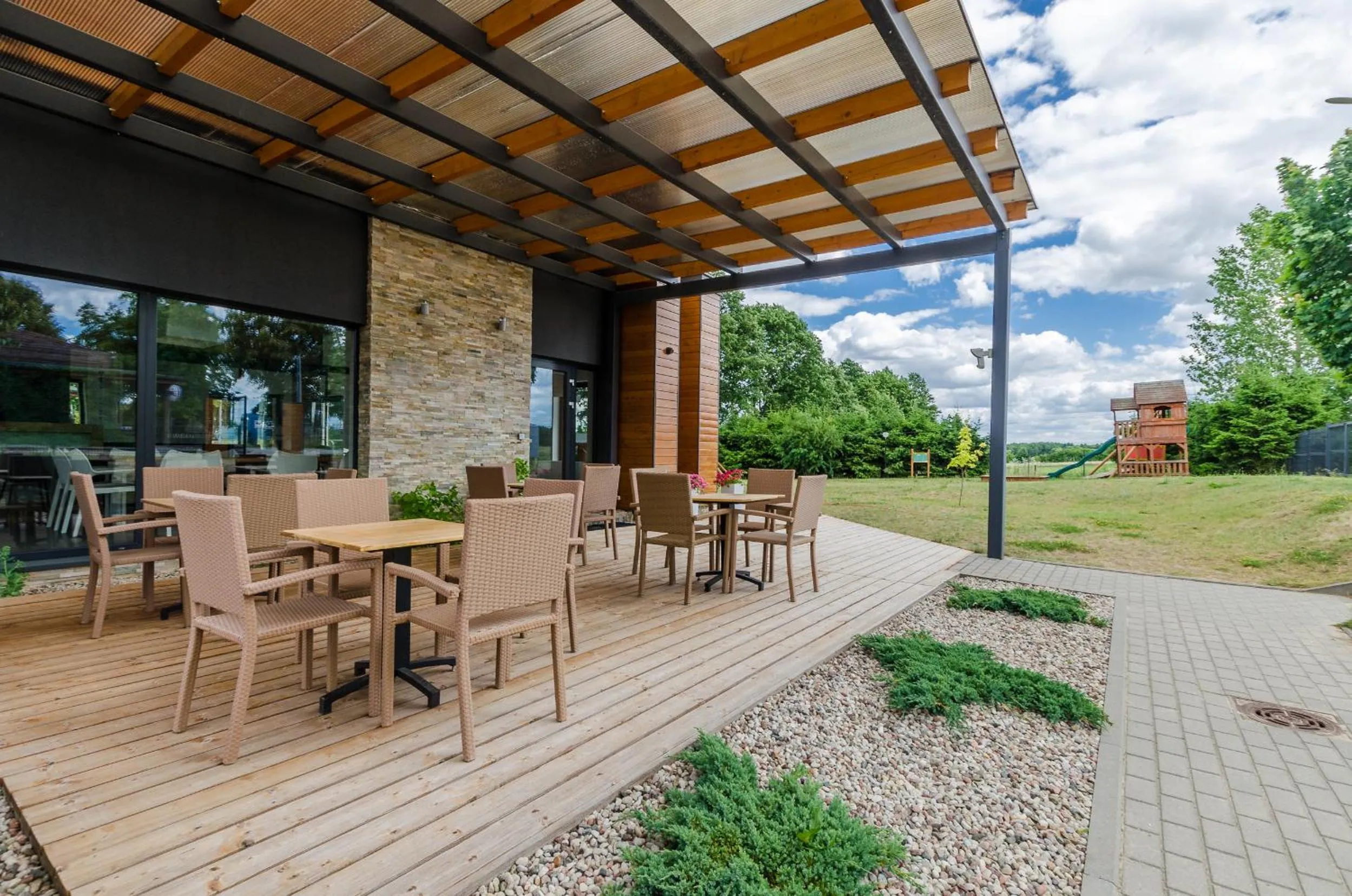 Restaurant/places to eat in Marina Nawigator