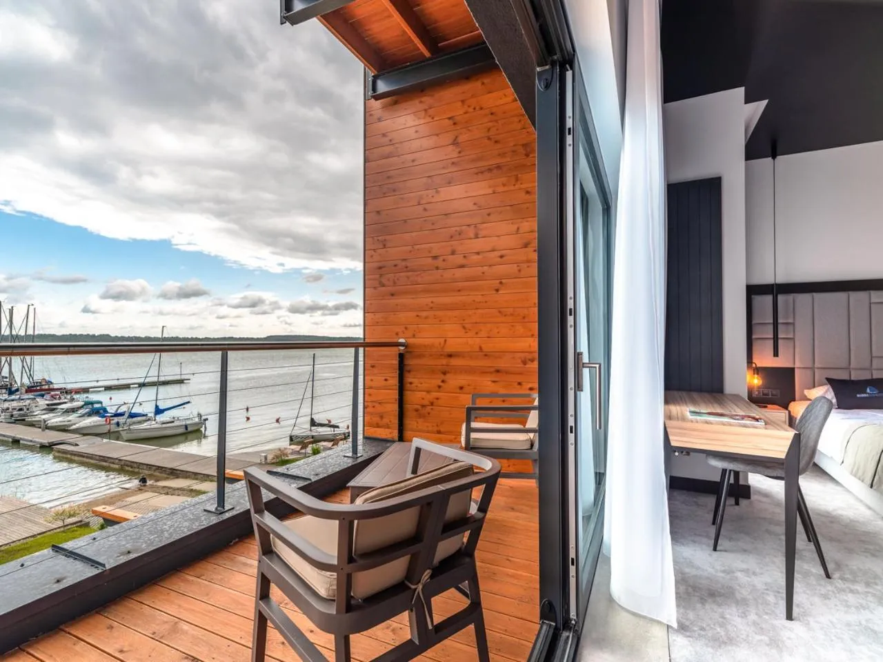 Day in Marina Nawigator