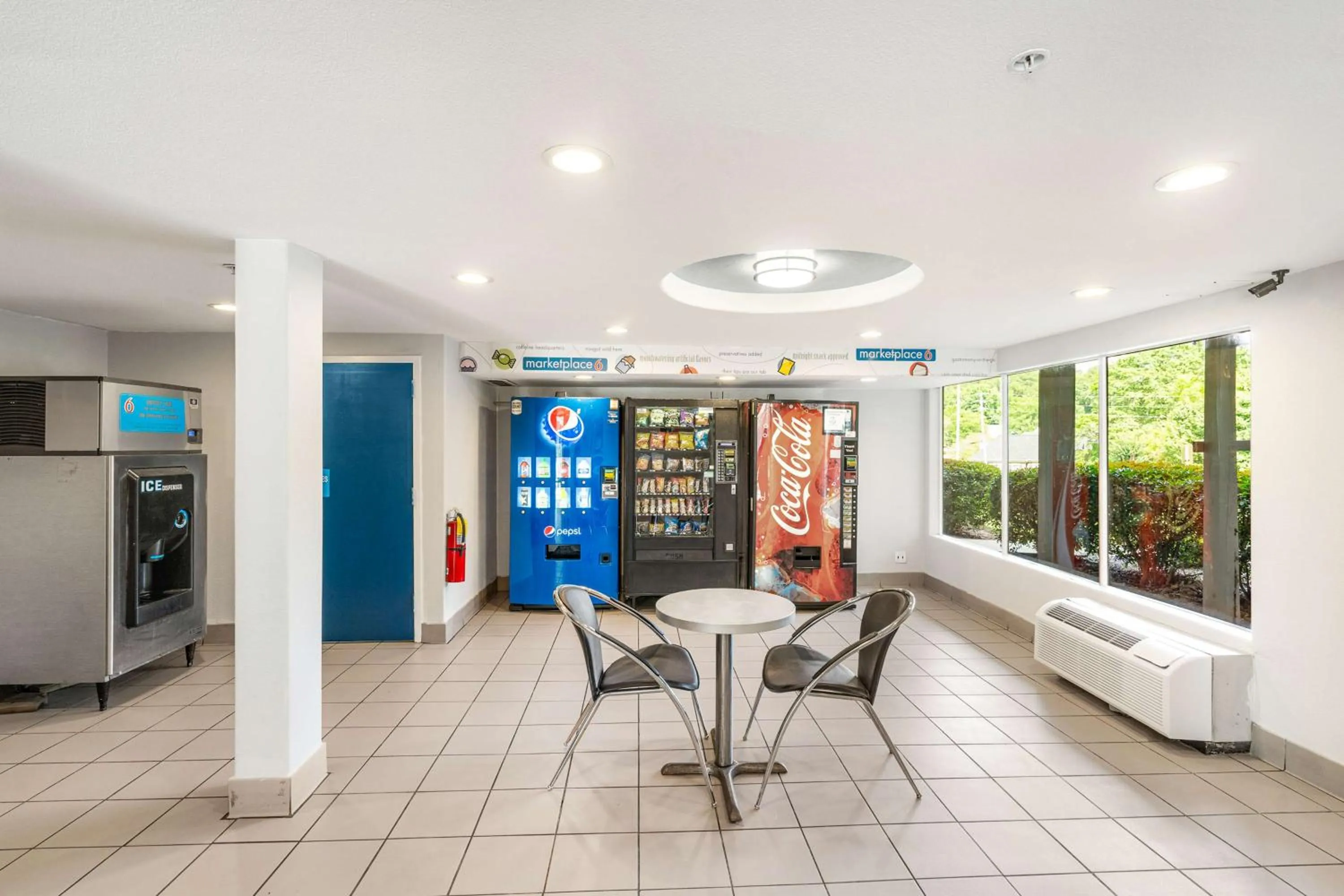 Property building in Studio 6 Augusta, GA