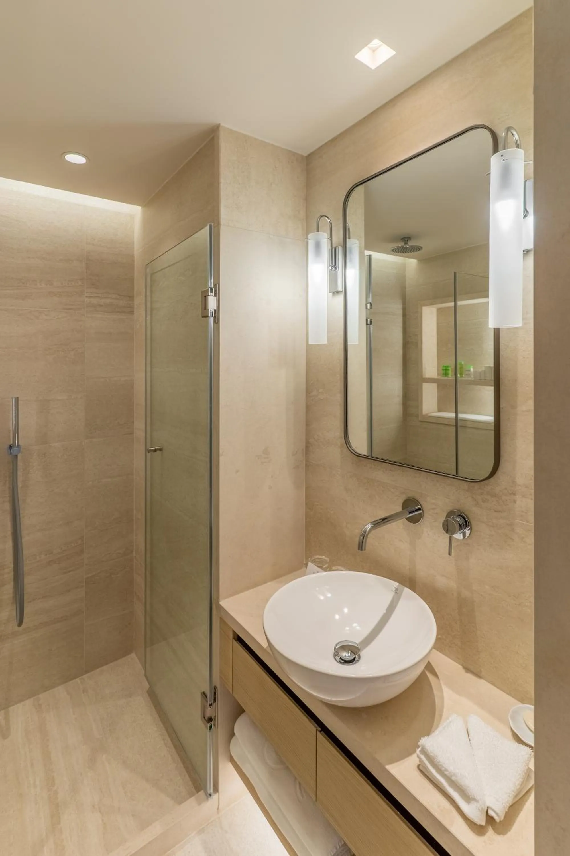 Bathroom in Rodos Park