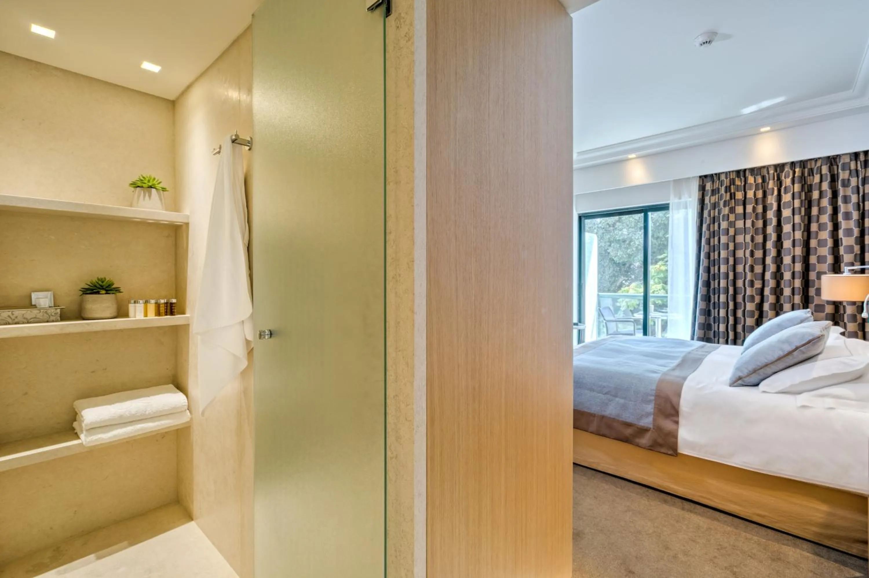 Bedroom, Bed in Rodos Park