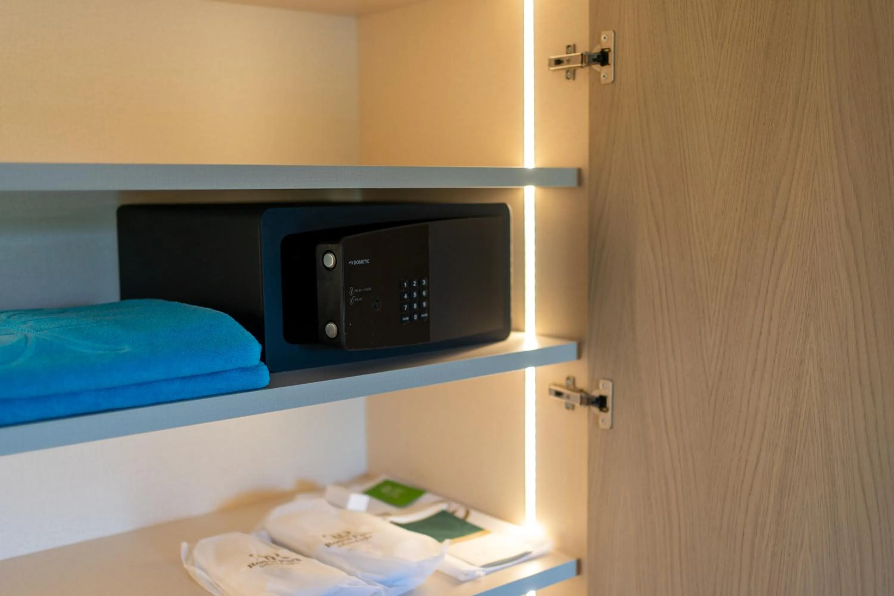 safe, Bed in Rodos Park