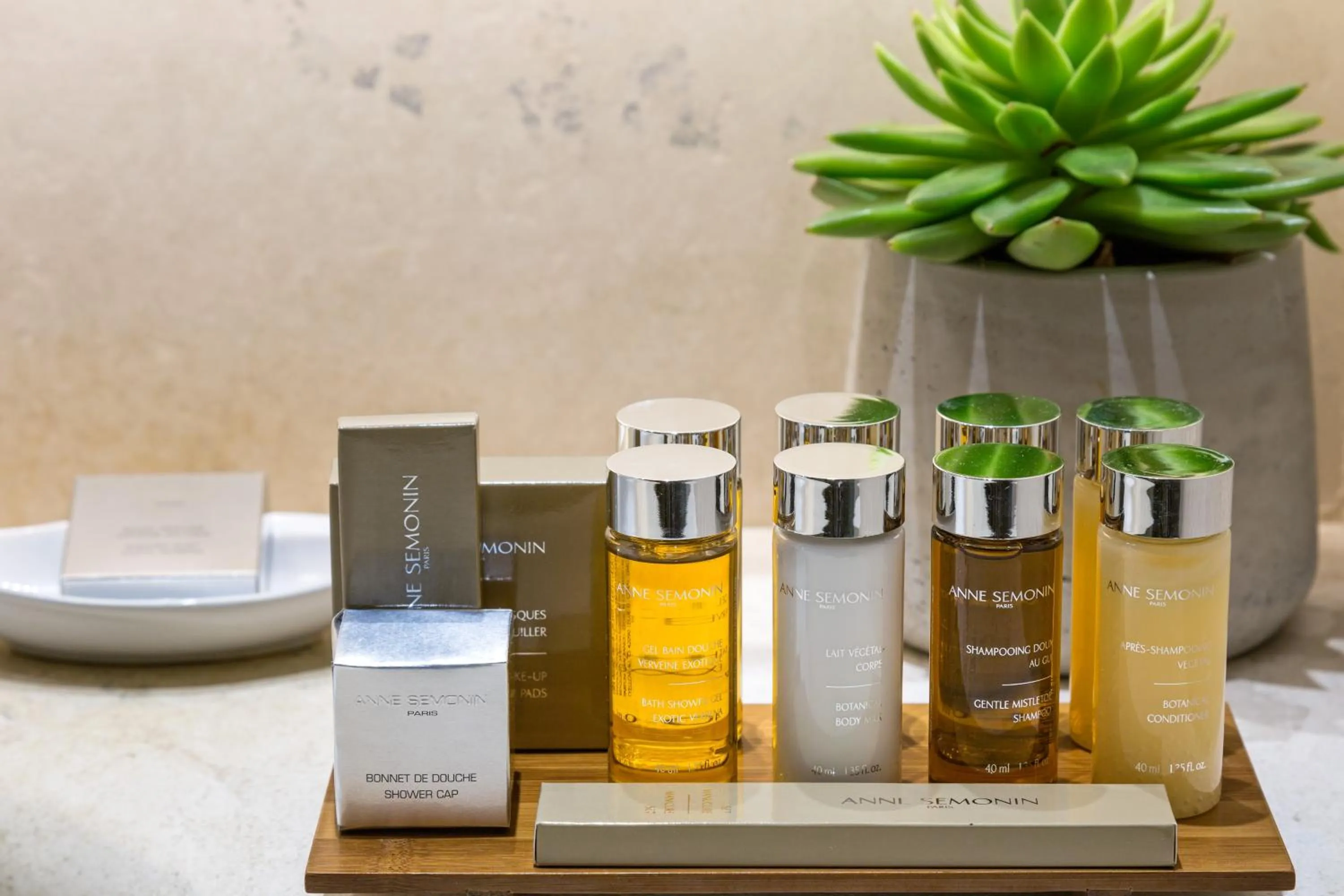 Bathroom in Rodos Park