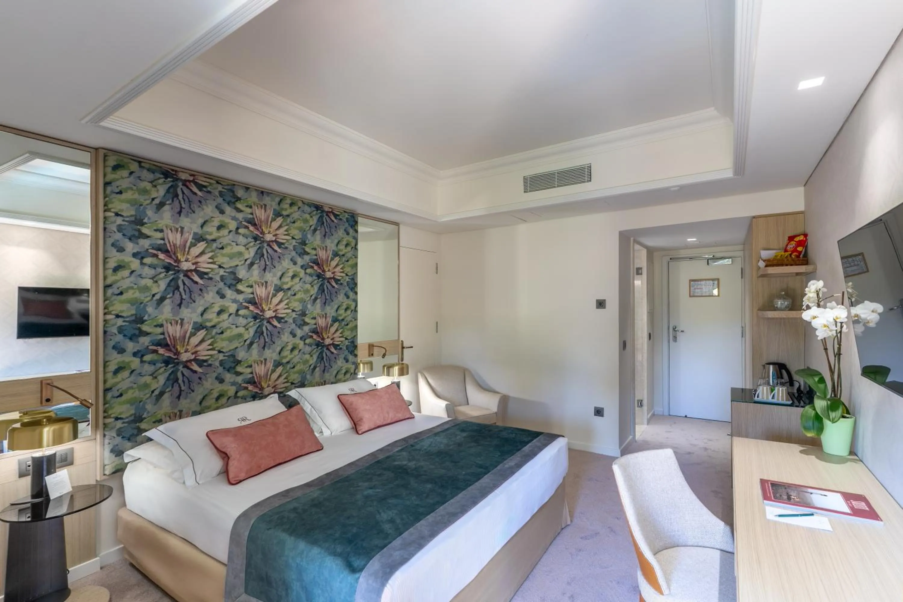 Bedroom, Bed in Rodos Park