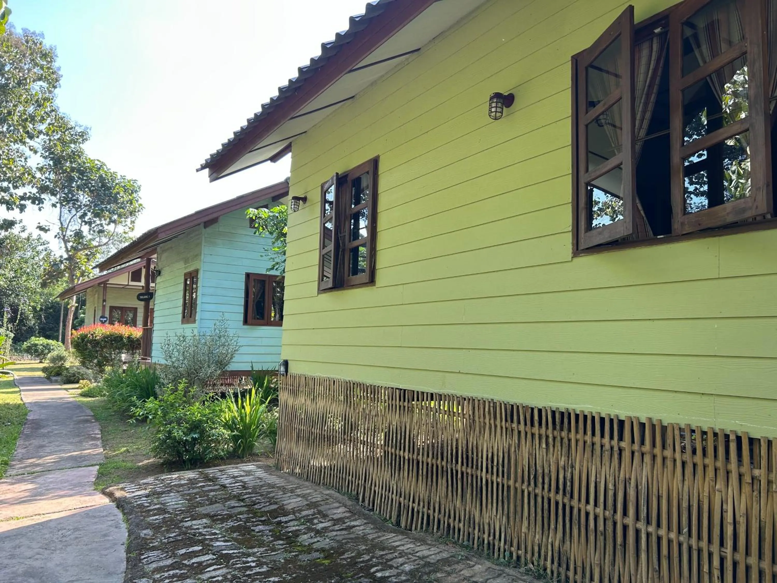 At Home Chiang Dao, Pooch Lovers