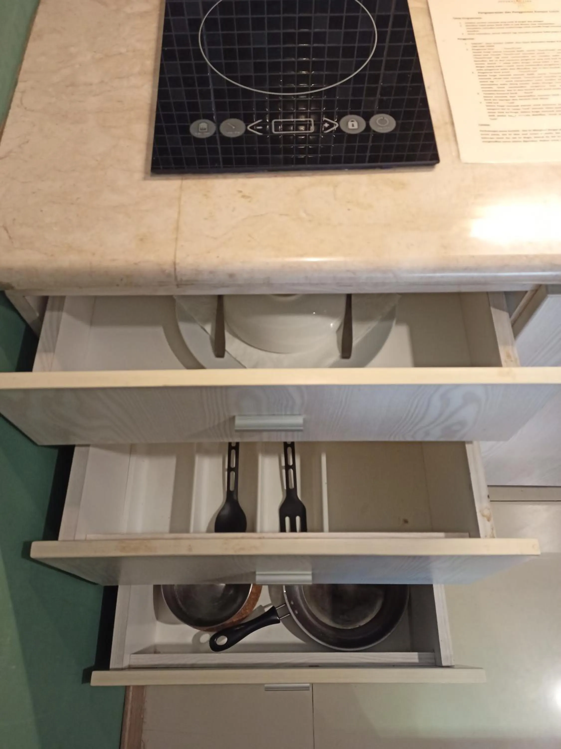 Kitchen or kitchenette in Student Park Hotel