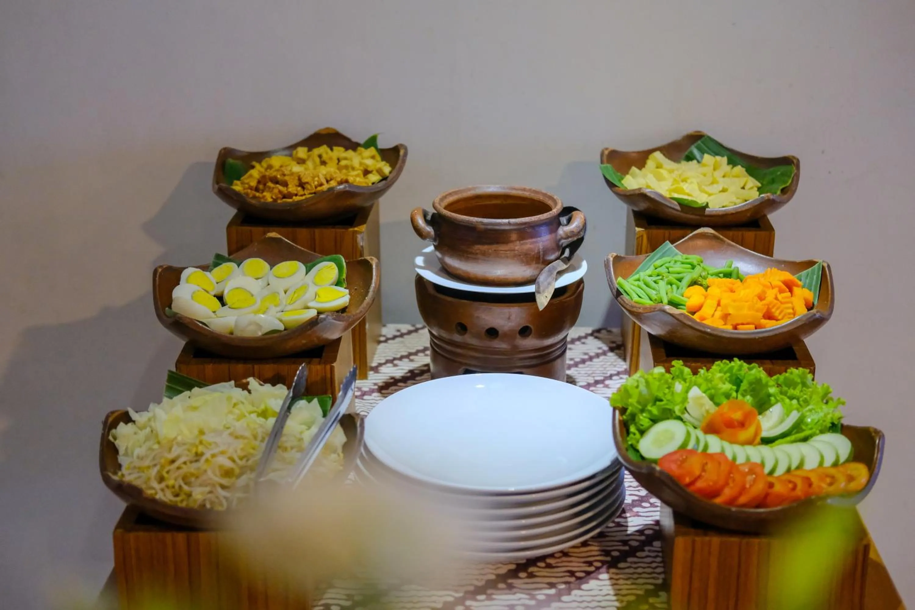 Restaurant/places to eat in Student Park Hotel