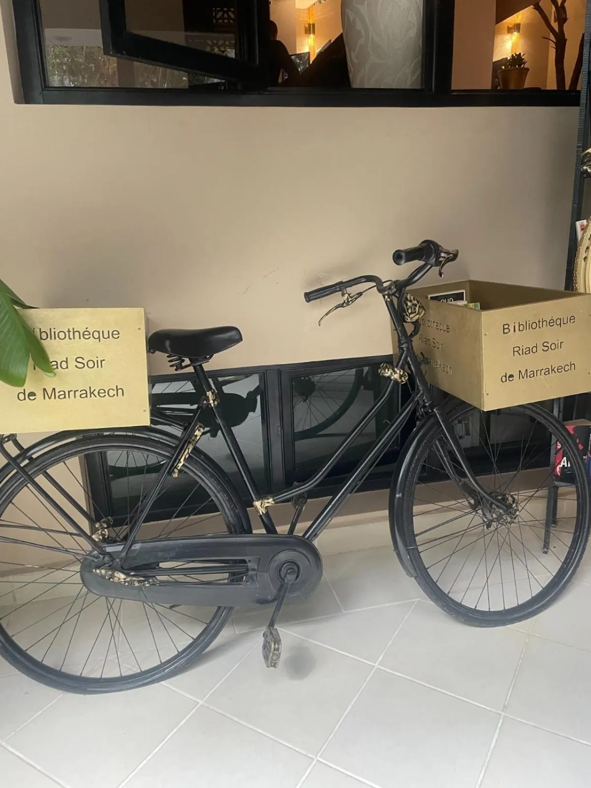 Library in Riad Soir De Marrakech