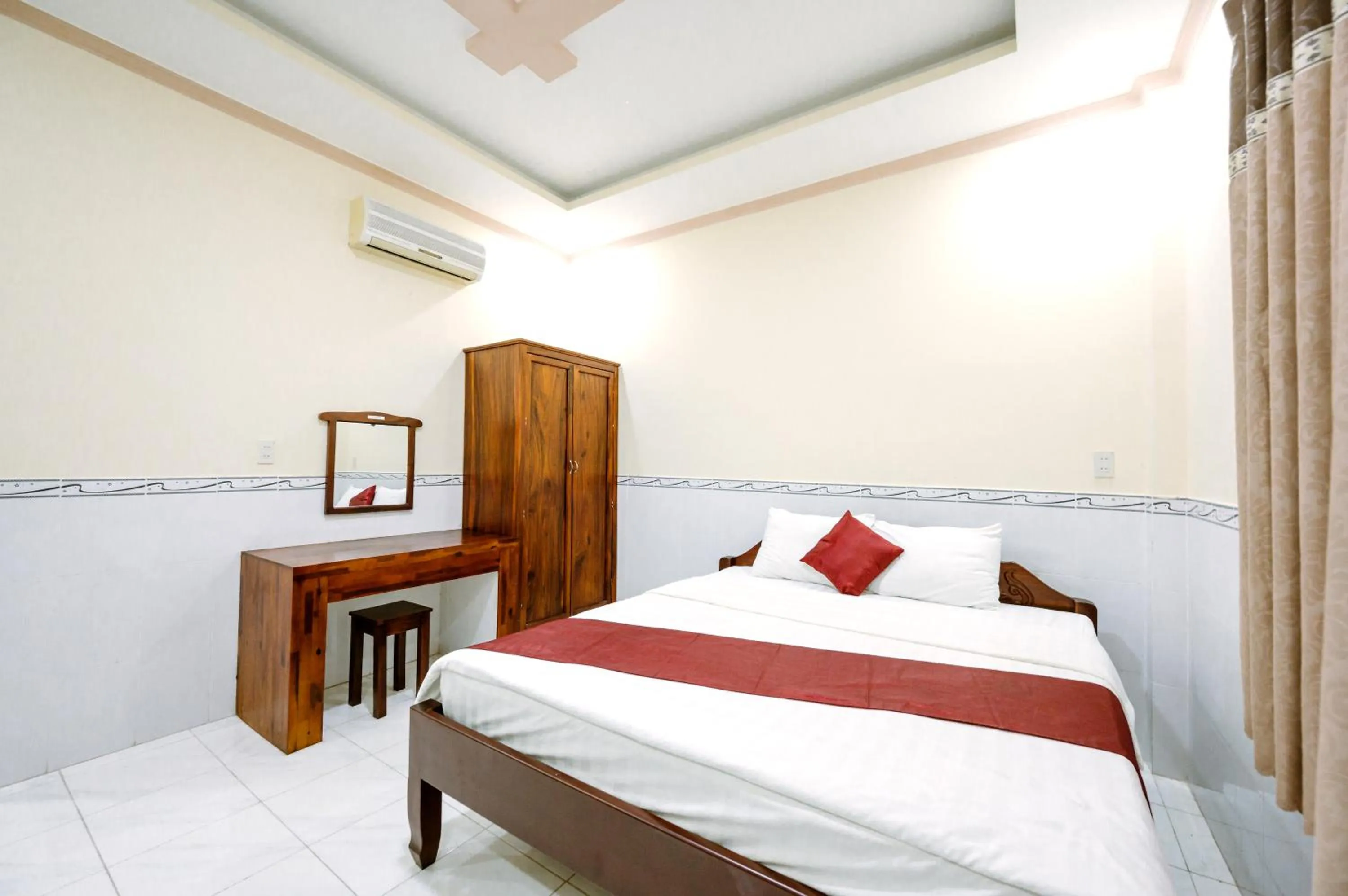 Bed in Hoang Duc Hotel